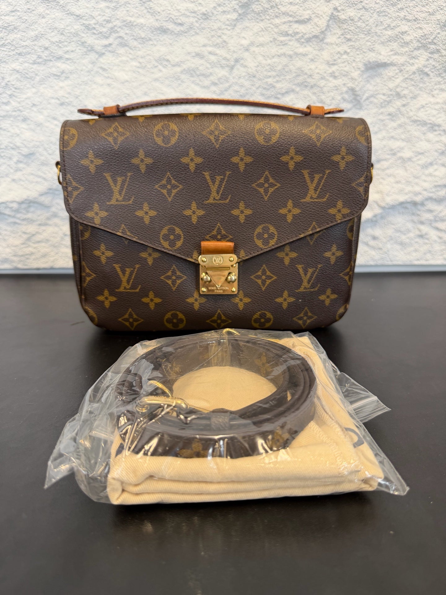 Louis Vuitton - Pochette Metis - Cloth - Brown - (medium)
