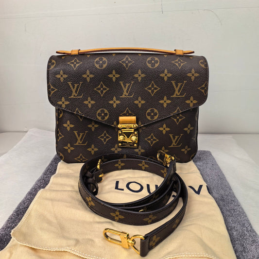 Louis Vuitton - Pochette Metis - Cloth - Brown - (medium)