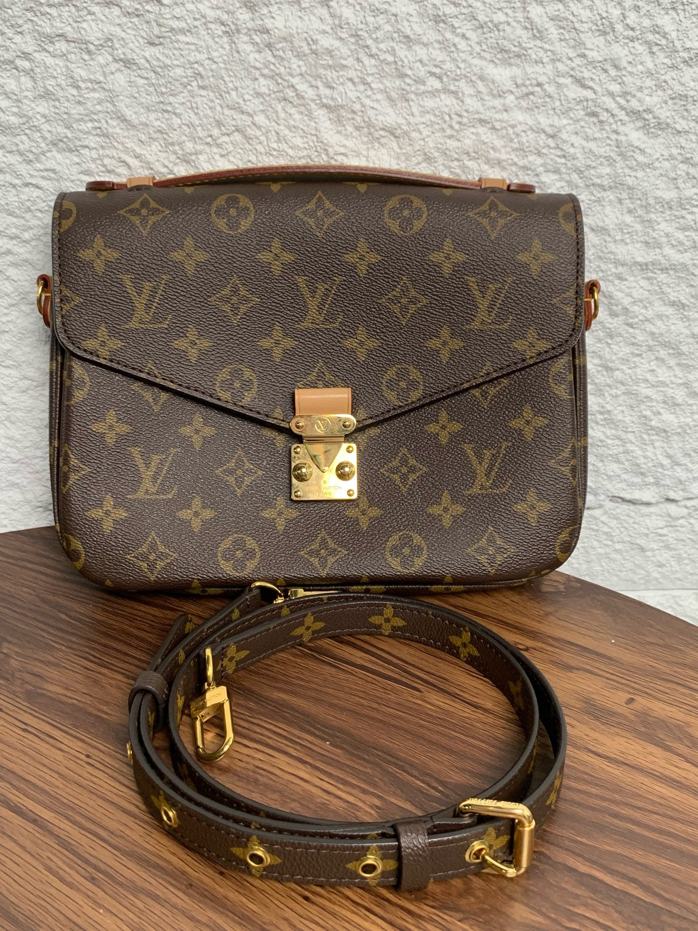 Louis Vuitton - Pochette Metis - Cloth - Brown - (medium)