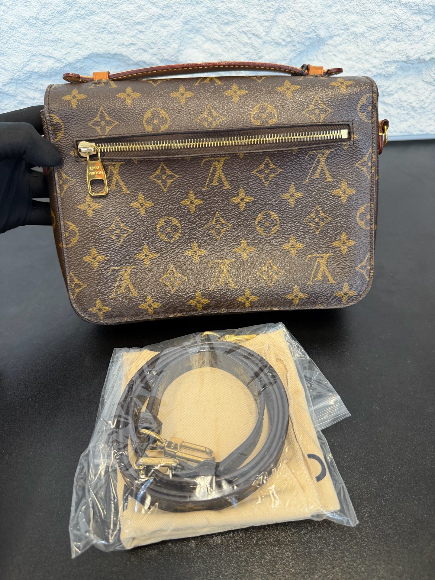 Louis Vuitton - Pochette Metis - Cloth - Brown - (medium)