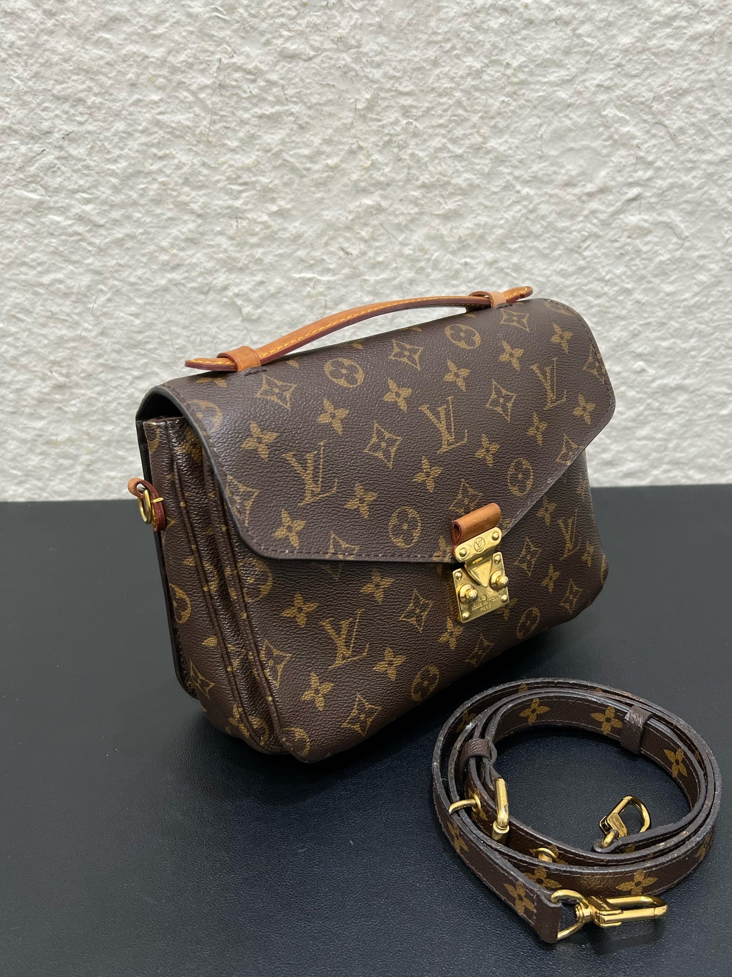 Louis Vuitton - Pochette Metis - Cloth - Brown - (medium)