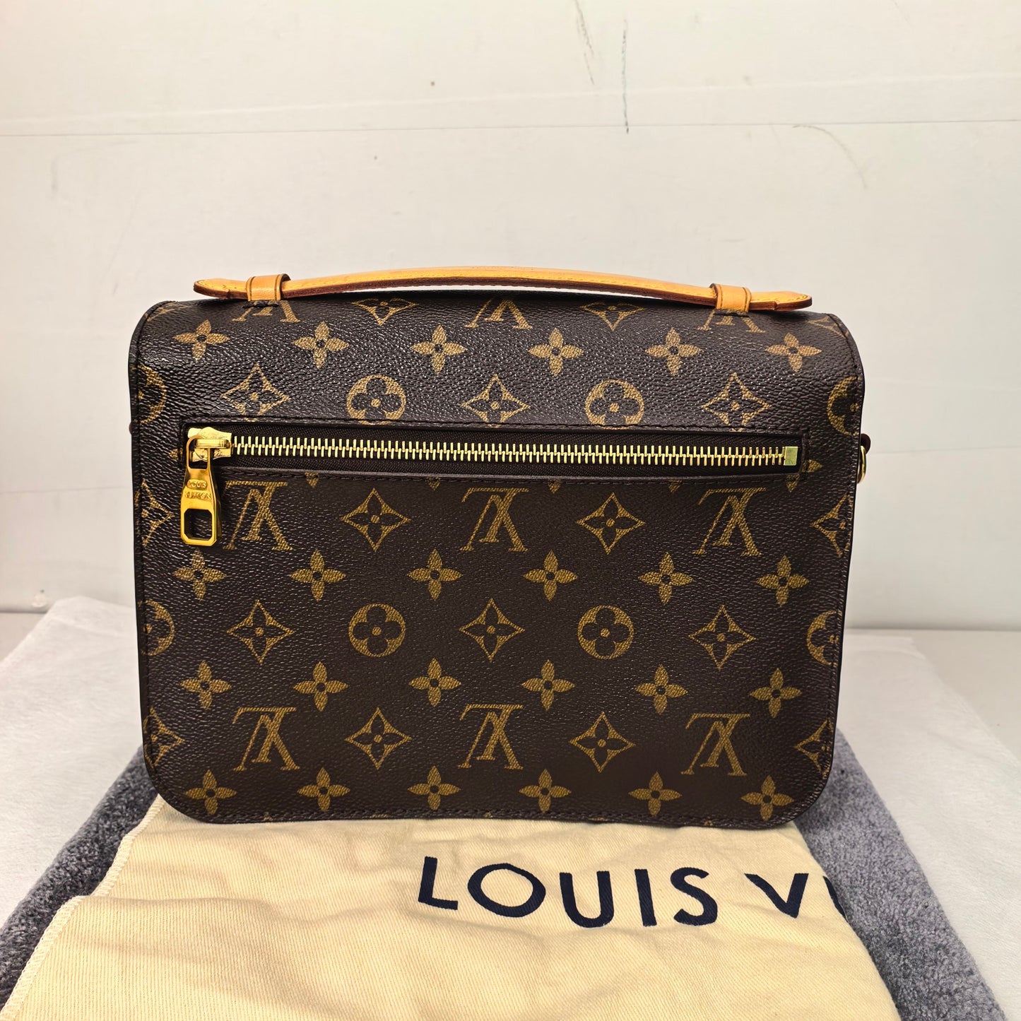 Louis Vuitton - Pochette Metis - Cloth - Brown - (medium)