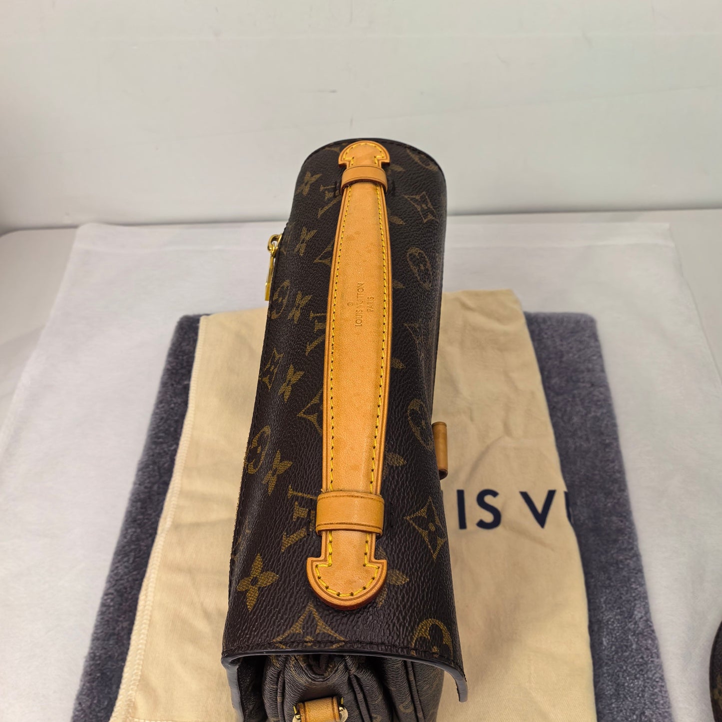 Louis Vuitton - Pochette Metis - Cloth - Brown - (medium)