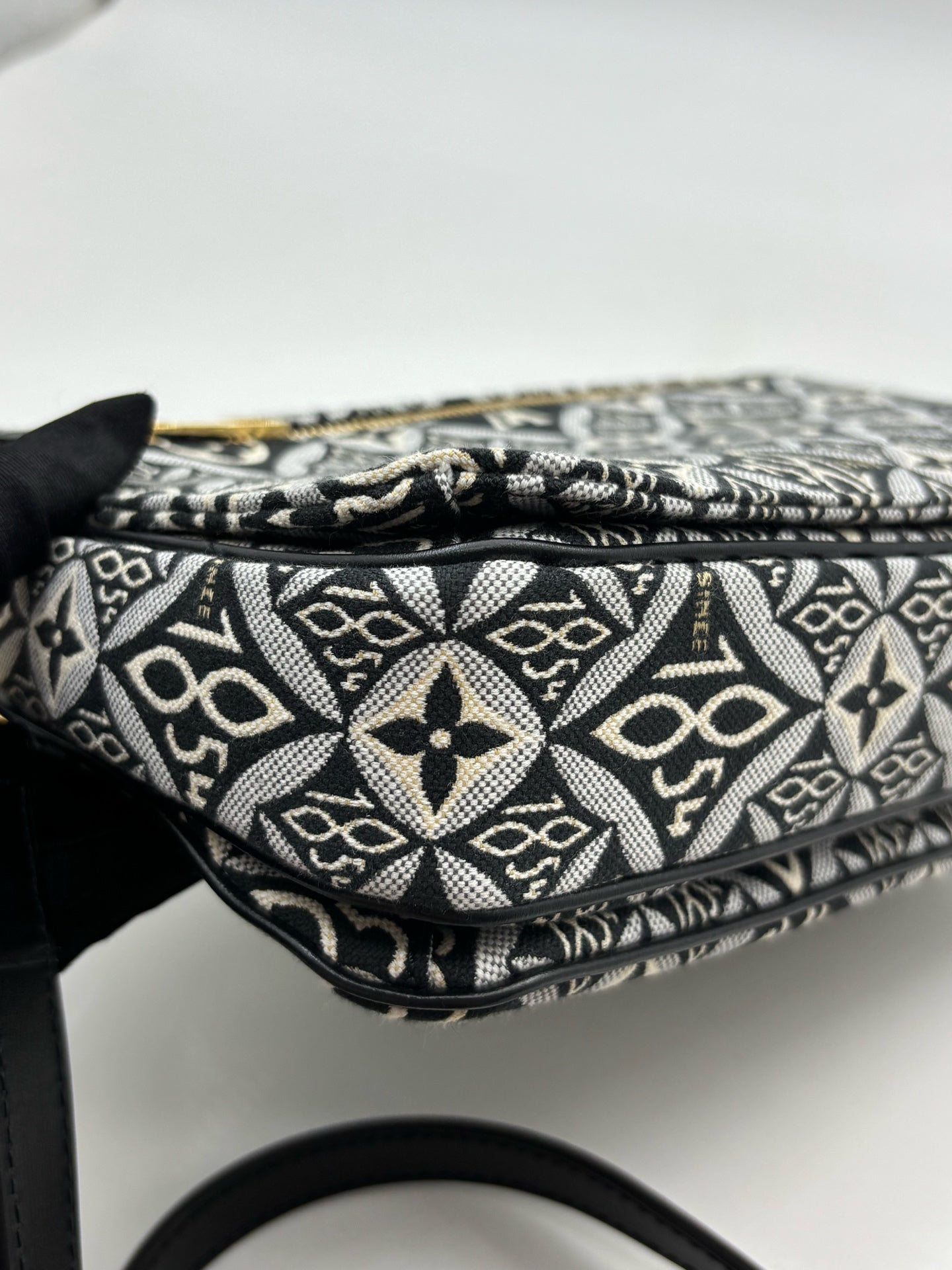 Louis Vuitton - Pochette Metis - Denim - Jeans - Multicolour - (small)