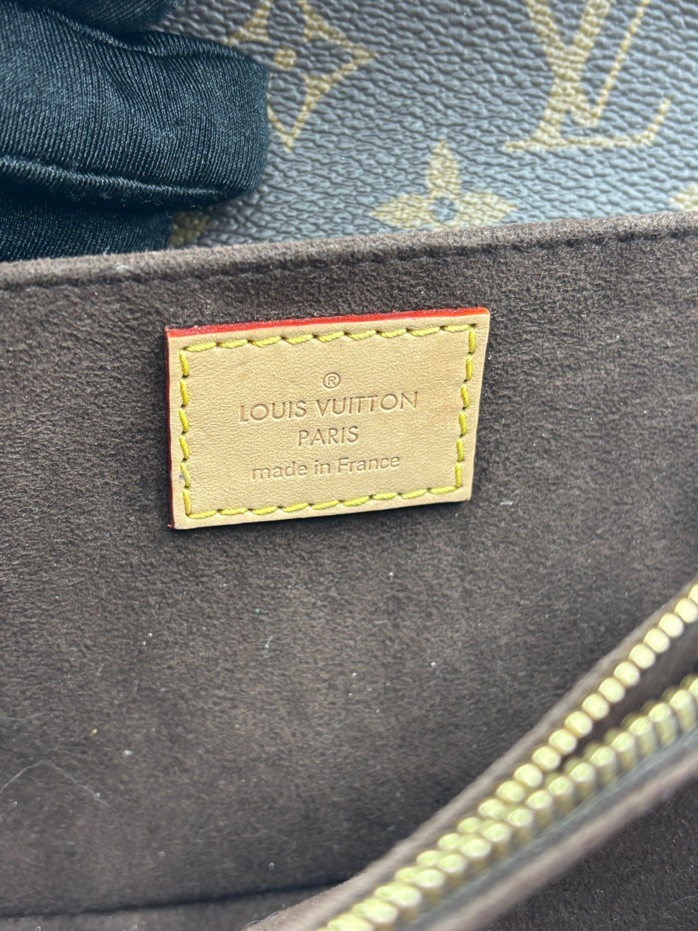 Louis Vuitton - Pochette Metis East West - Coated canvas with cowhide leather trim - Brown - (small)