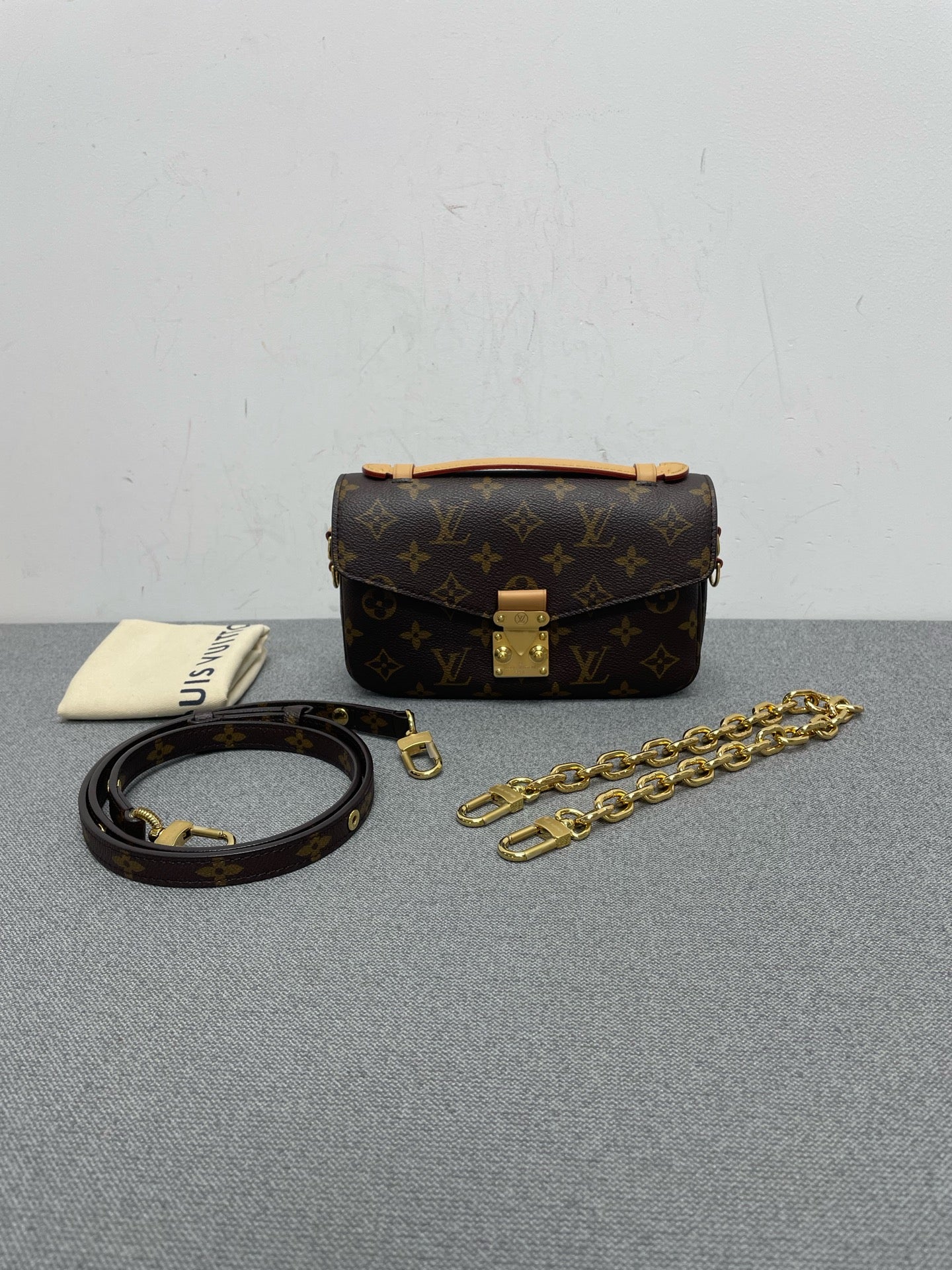 Louis Vuitton - Pochette Métis East West - Leather - Brown - (small)