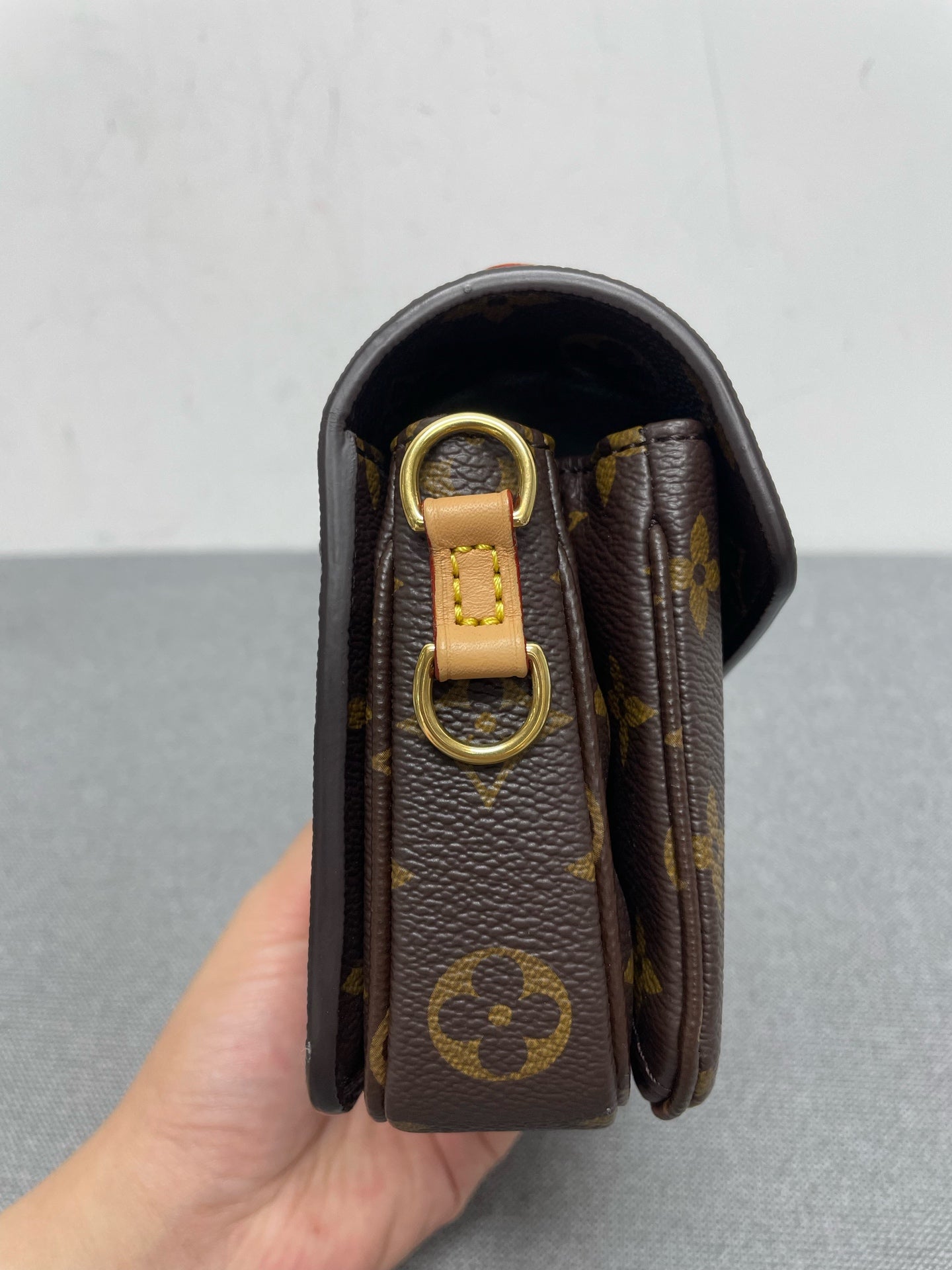 Louis Vuitton - Pochette Métis East West - Leather - Brown - (small)
