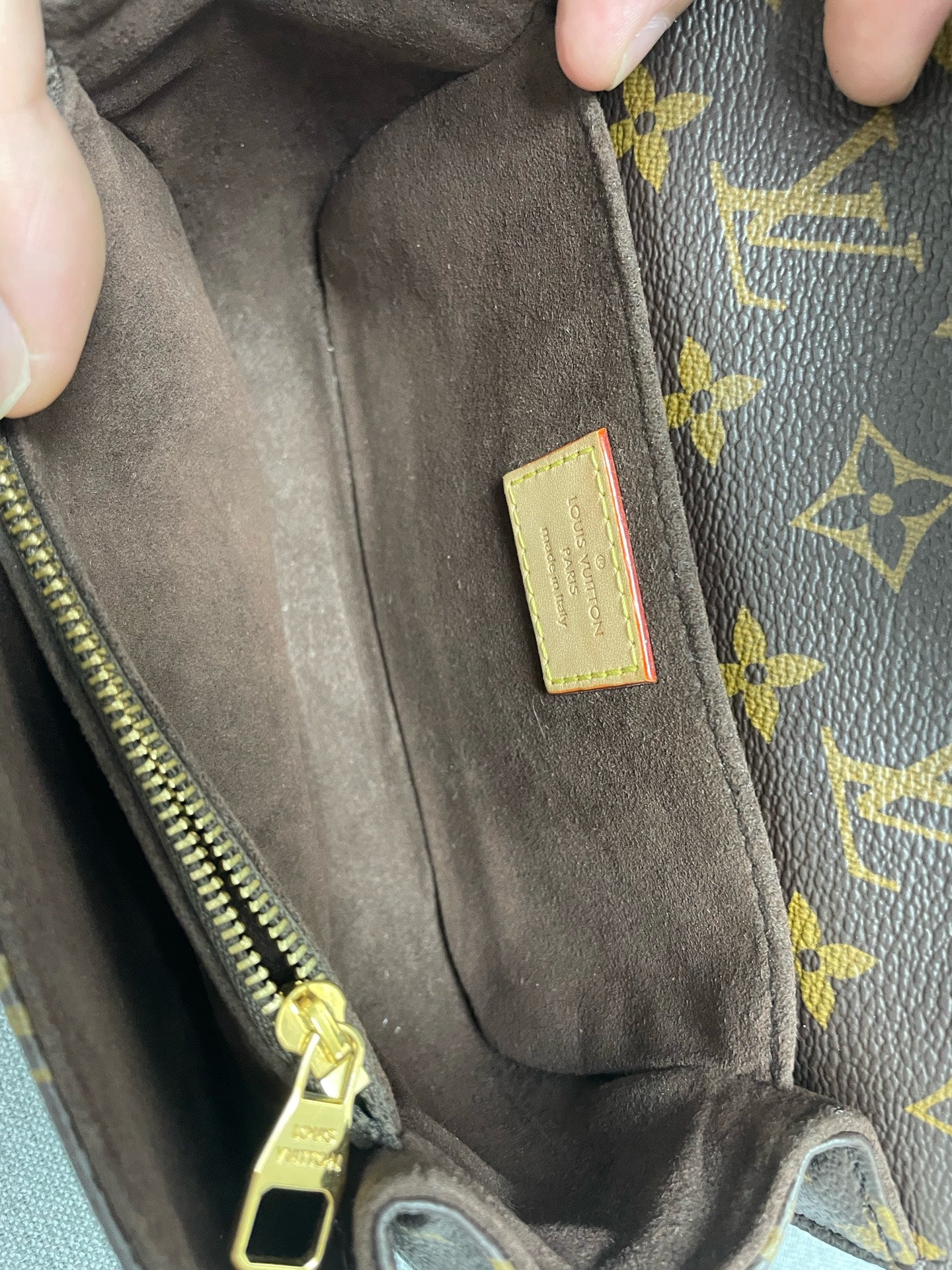 Louis Vuitton - Pochette Métis East West - Leather - Brown - (small)
