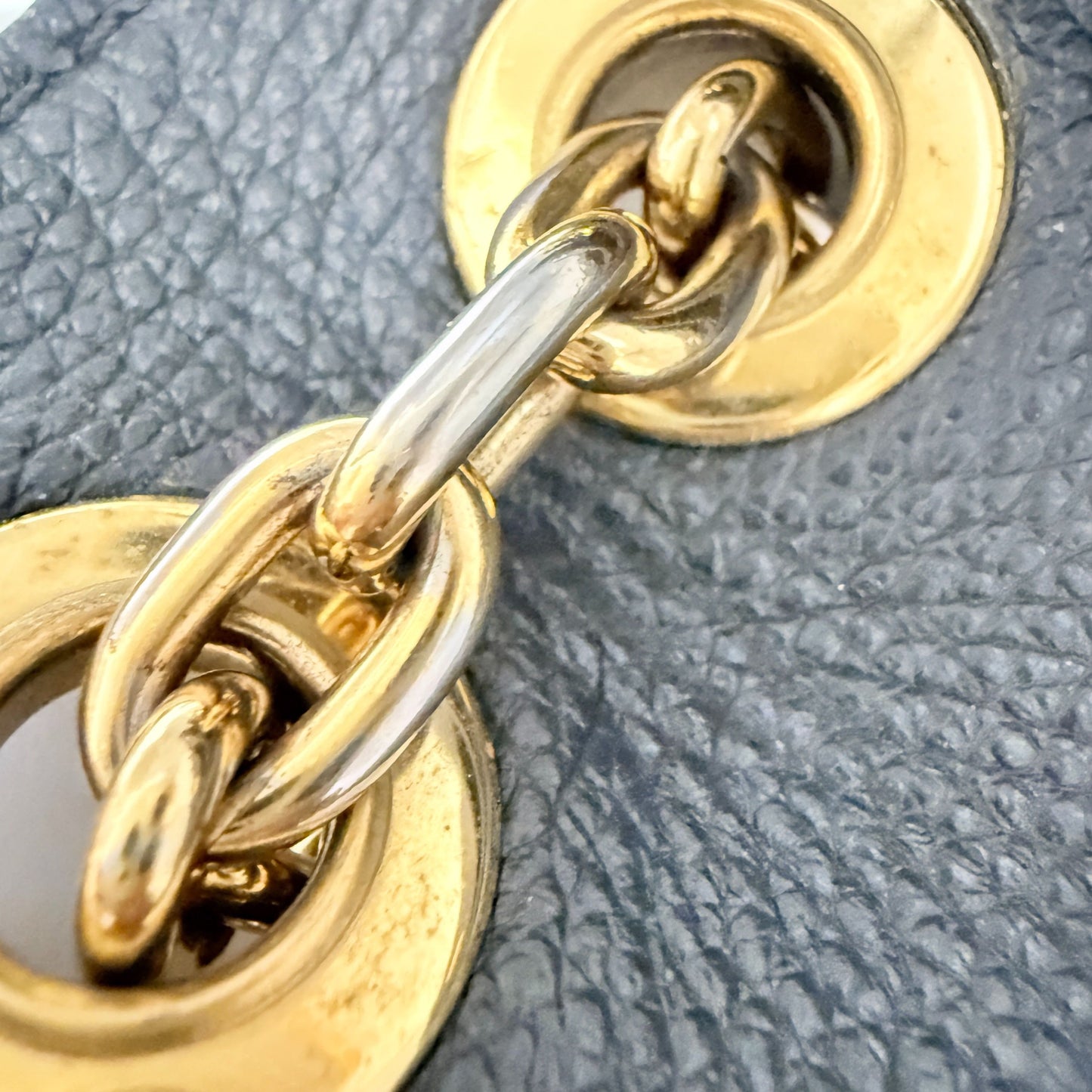 Louis Vuitton - Vavin - Embossed soft-grained cowhide leather and soft-grained cowhide leather - Black - (medium)