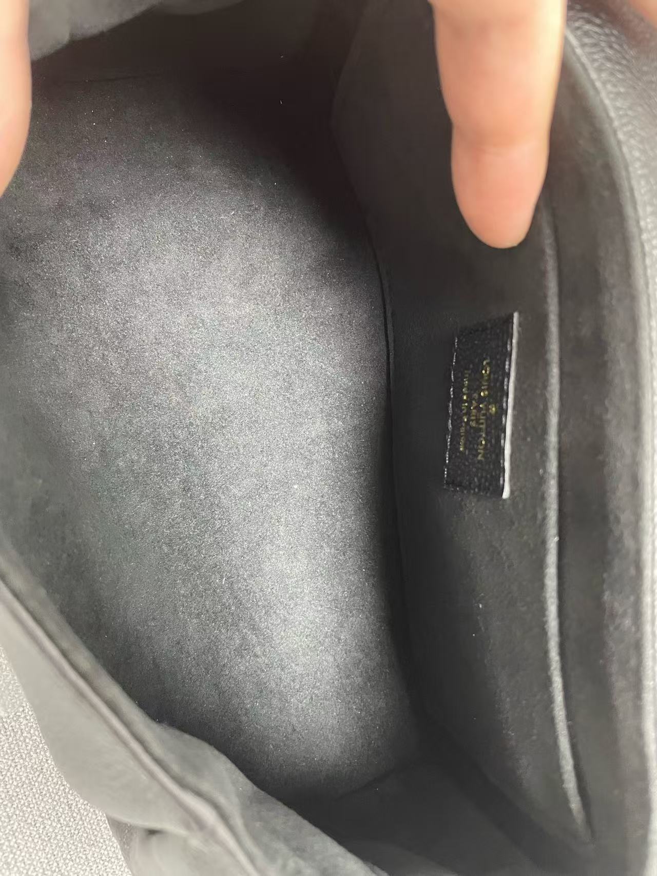 Louis Vuitton - Pochette Métis - Grained leather - Black - (small)