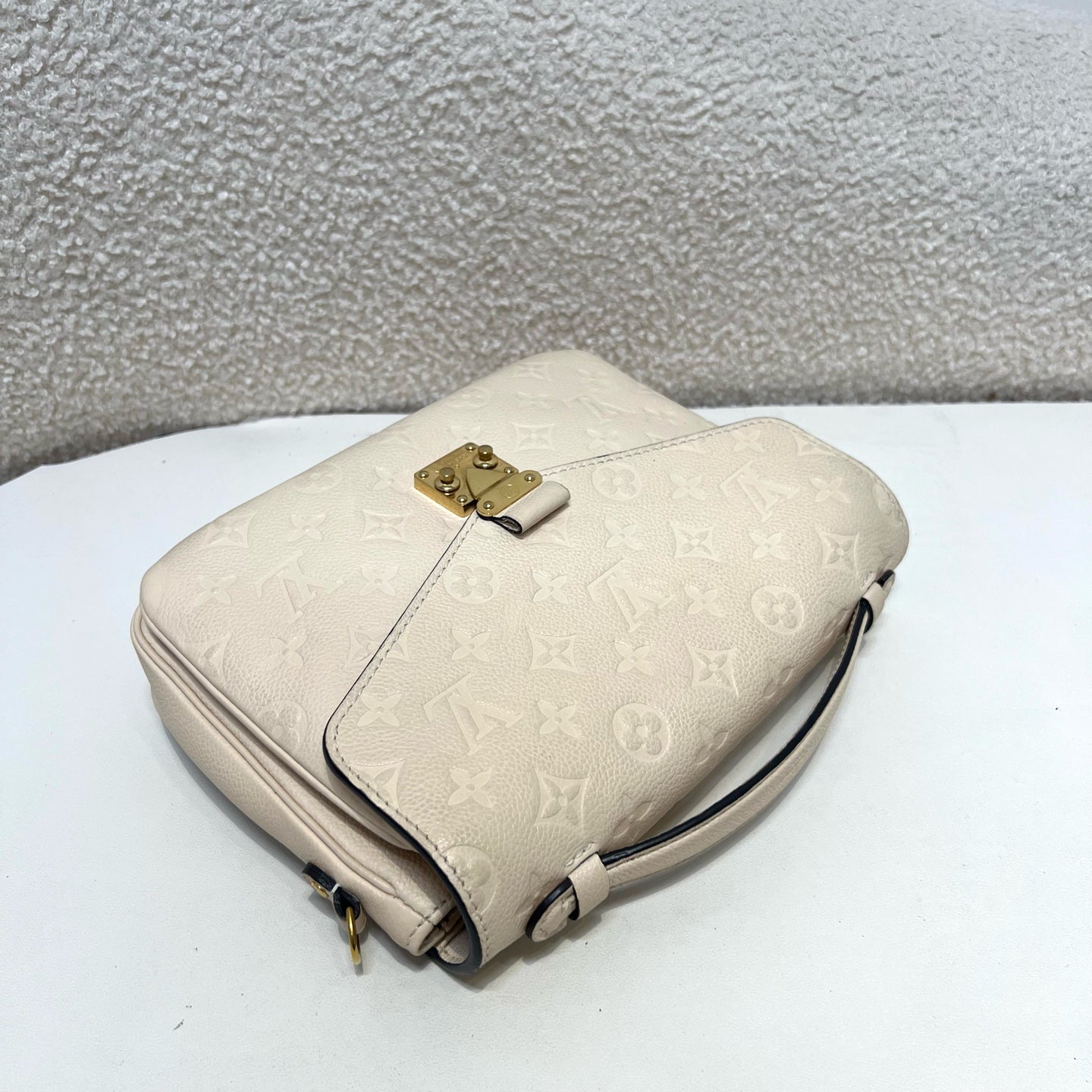 Louis Vuitton - Pochette Metis - Leather - Beige - (medium)