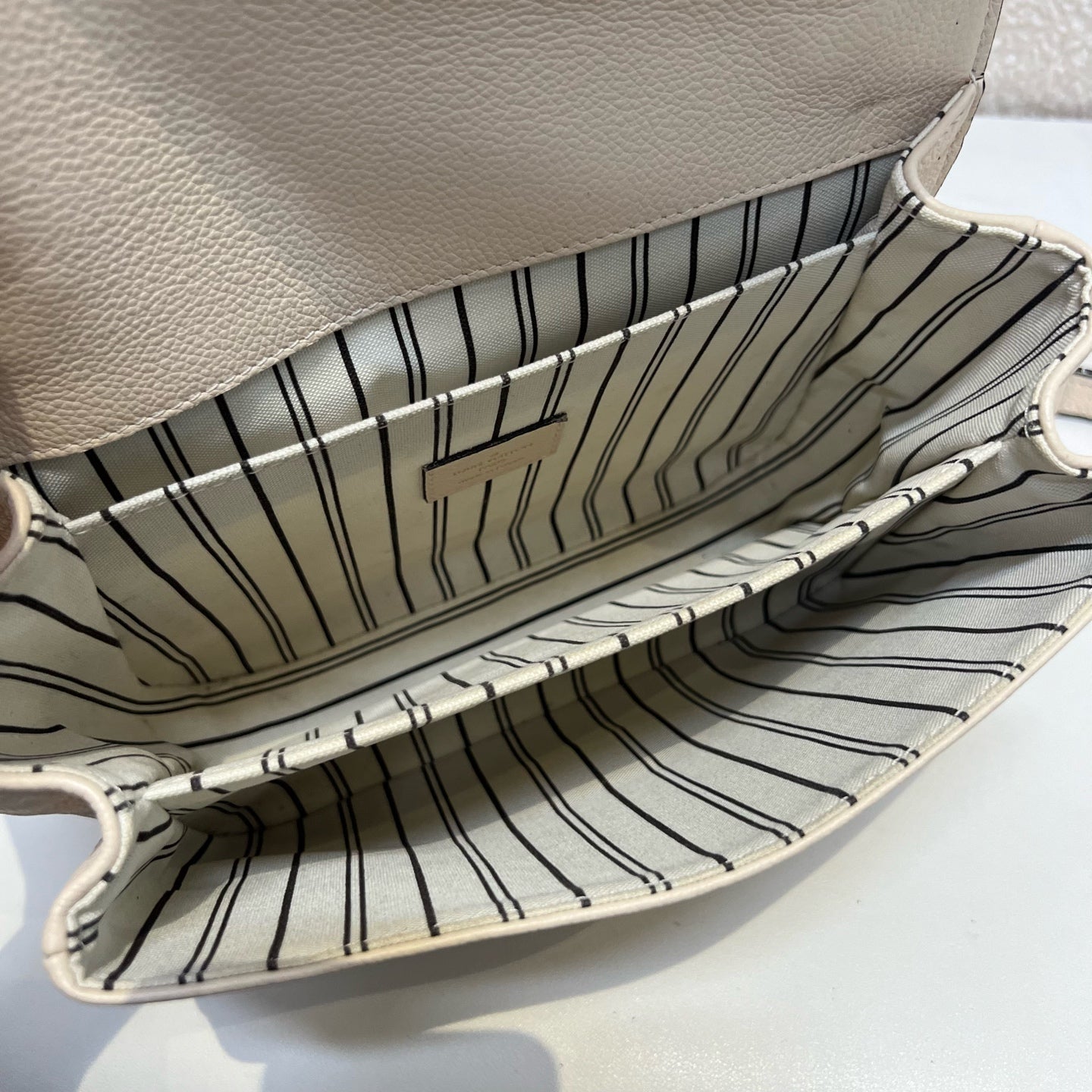 Louis Vuitton - Pochette Metis - Leather - Beige - (medium)