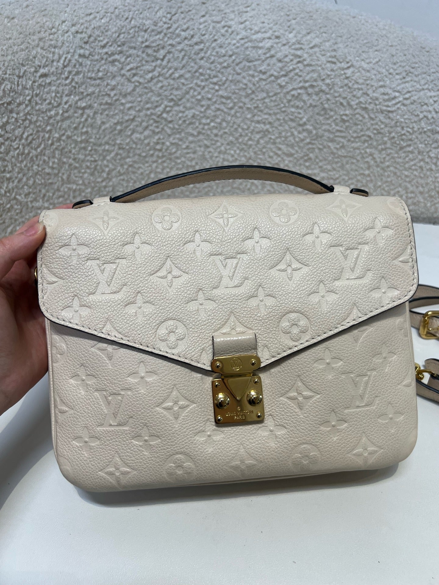 Louis Vuitton - Pochette Metis - Leather - Beige - (medium)