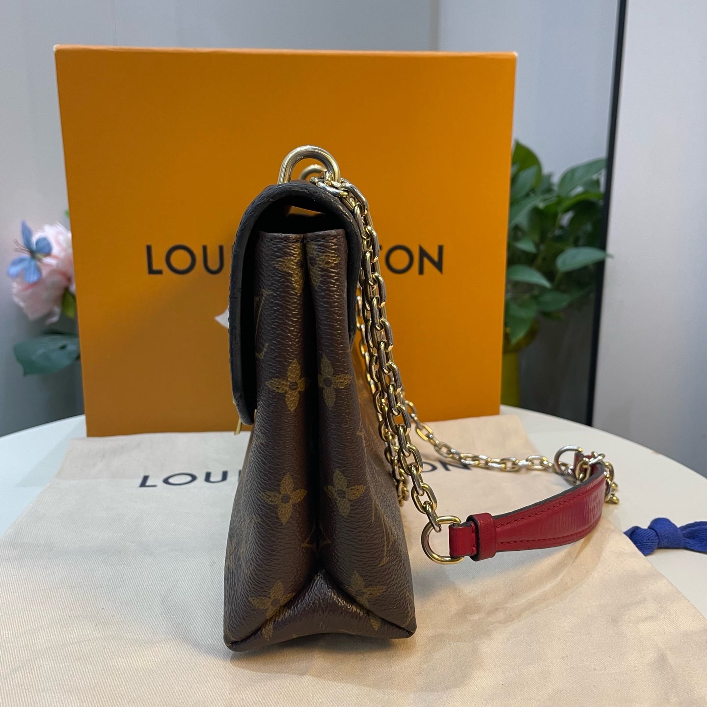 Louis Vuitton - Pochette Metis - Leather - Black - (medium)