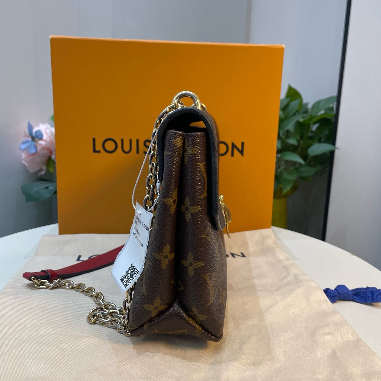 Louis Vuitton - Pochette Metis - Leather - Black - (medium)