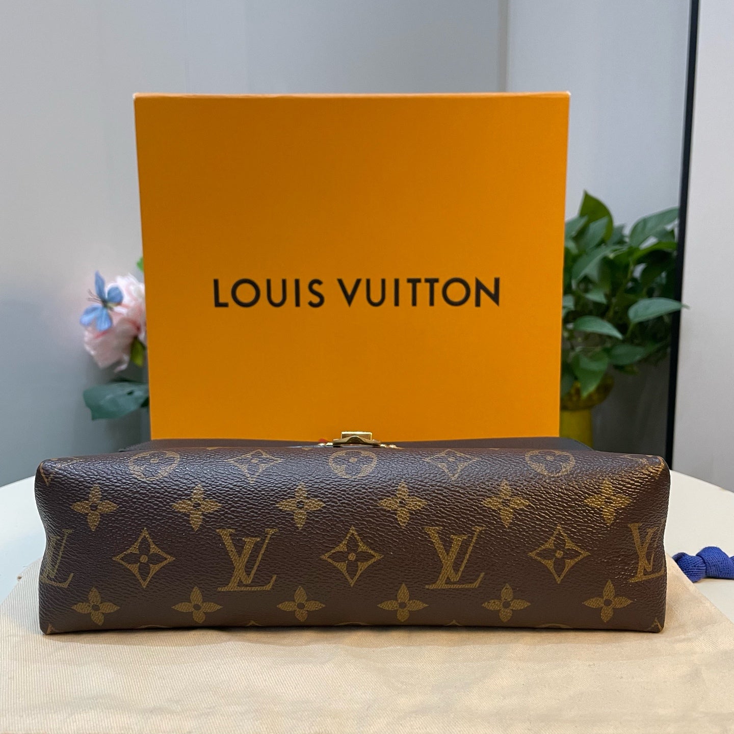 Louis Vuitton - Pochette Metis - Leather - Black - (medium)