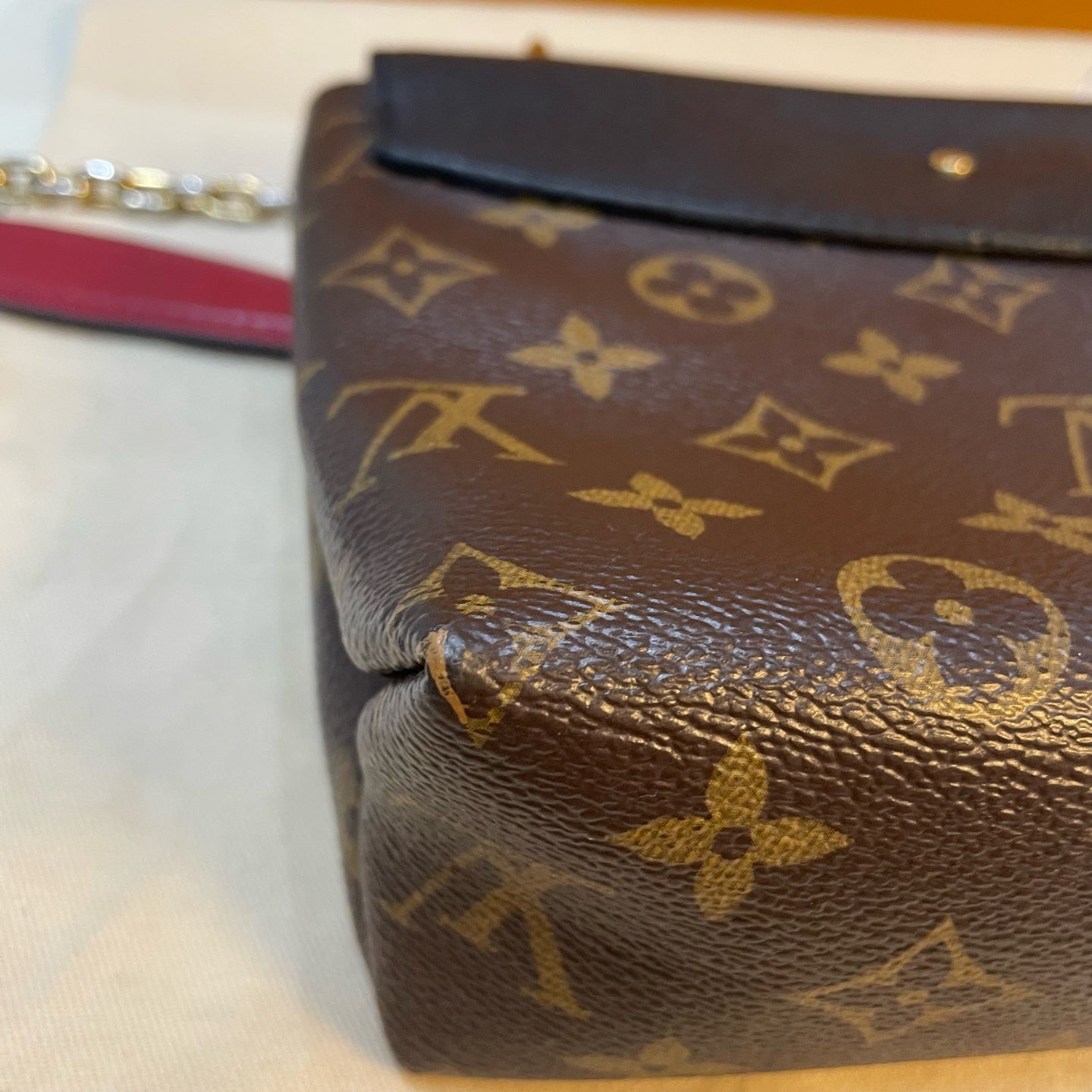 Louis Vuitton - Pochette Metis - Leather - Black - (medium)