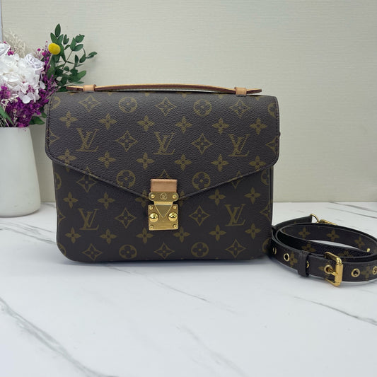 Louis Vuitton - Pochette Métis - Leather - Brown - (medium)