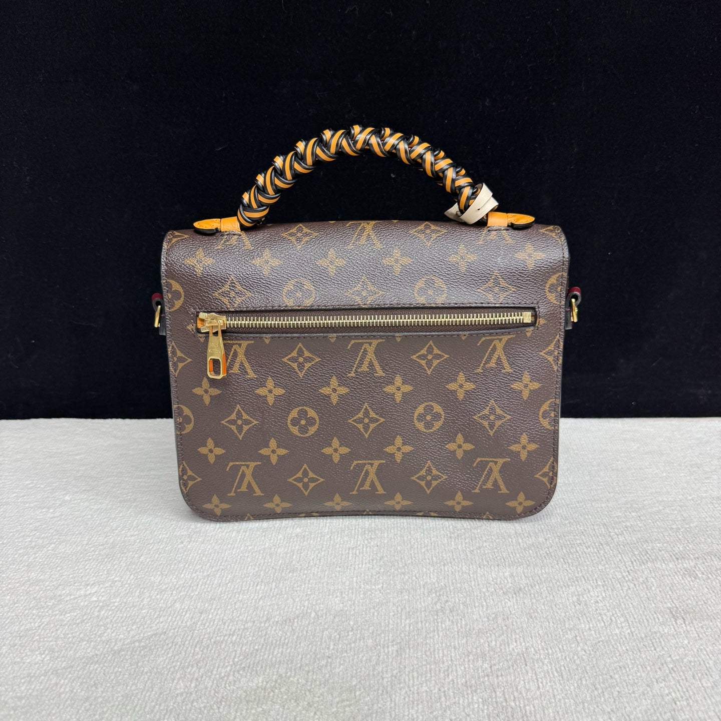 Louis Vuitton - Pochette Metis - Leather - Brown - (medium)