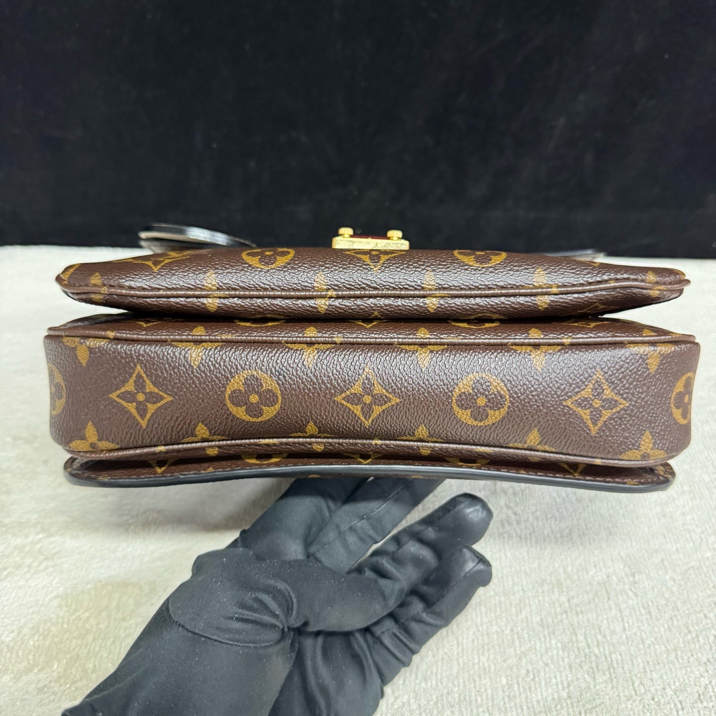 Louis Vuitton - Pochette Metis - Leather - Brown - (medium)