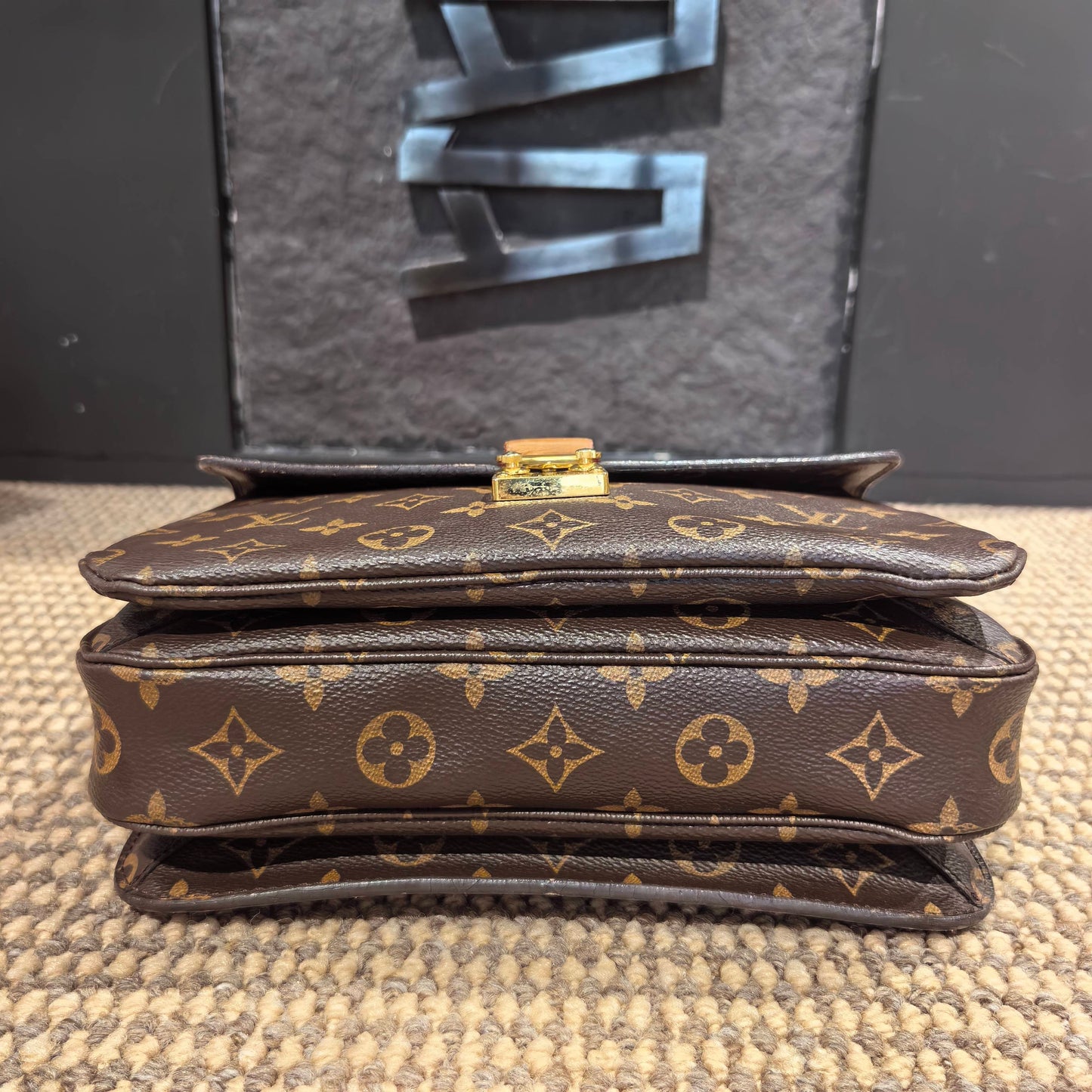 Louis Vuitton - Pochette Metis - Leather - Brown - (medium)