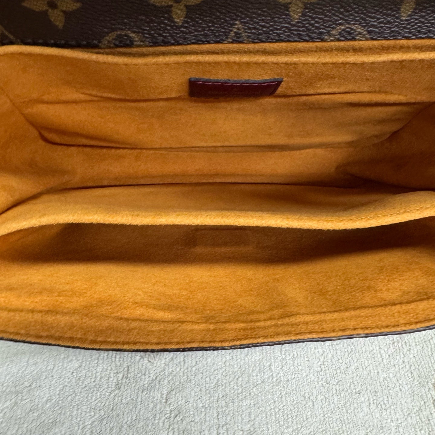 Louis Vuitton - Pochette Metis - Leather - Brown - (medium)