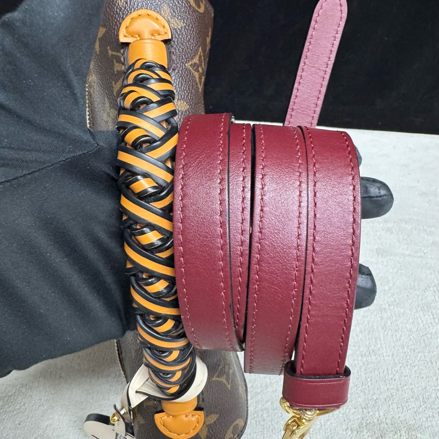 Louis Vuitton - Pochette Metis - Leather - Brown - (medium)