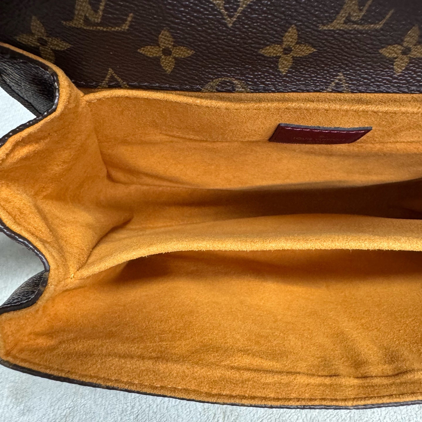 Louis Vuitton - Pochette Metis - Leather - Brown - (medium)