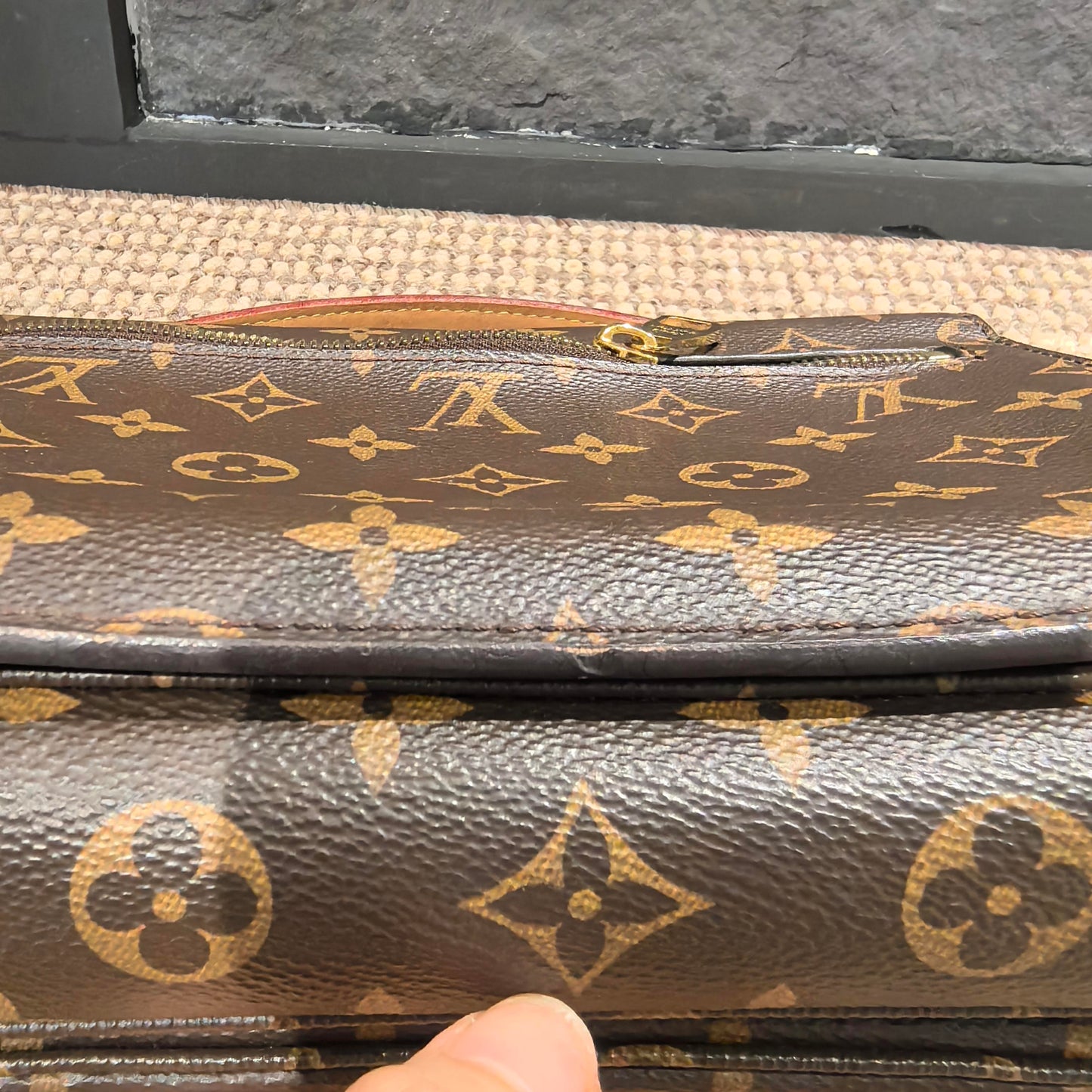 Louis Vuitton - Pochette Metis - Leather - Brown - (medium)
