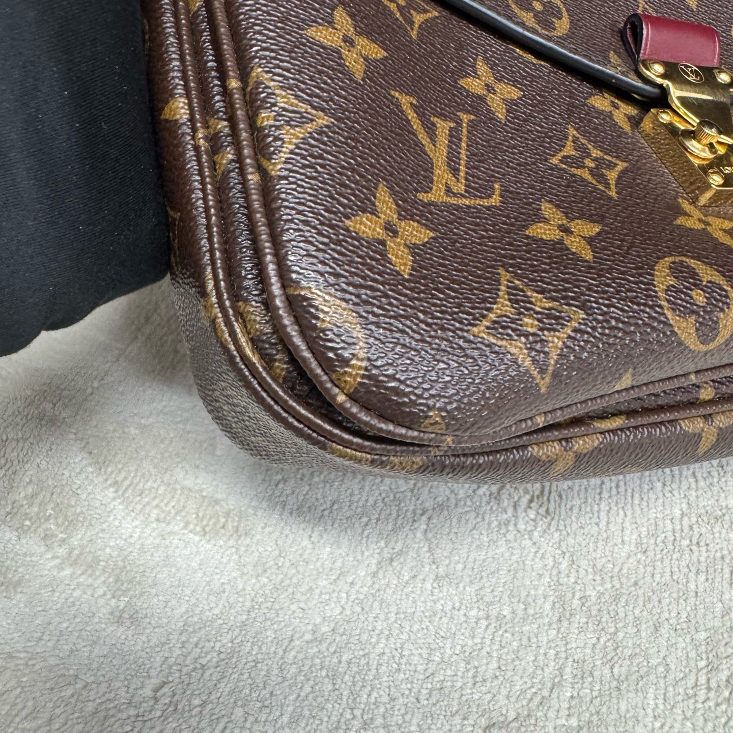 Louis Vuitton - Pochette Metis - Leather - Brown - (medium)