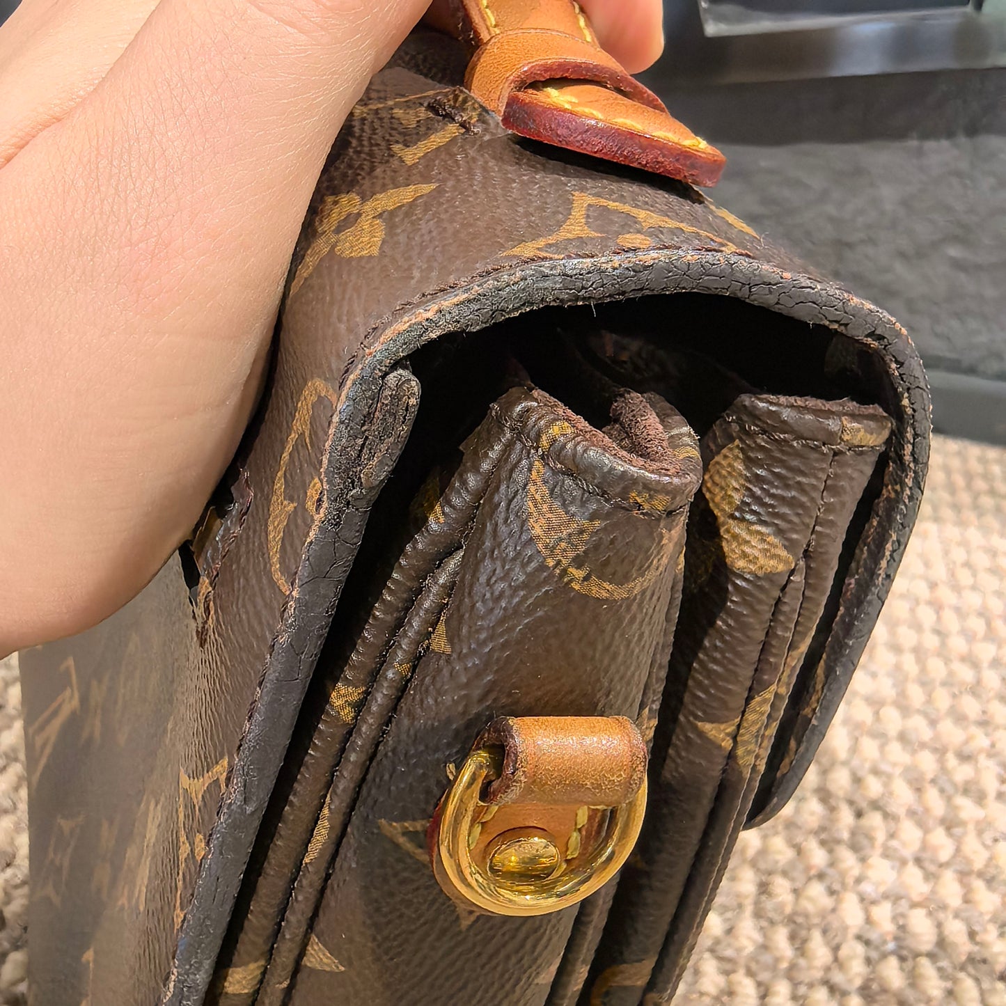 Louis Vuitton - Pochette Metis - Leather - Brown - (medium)