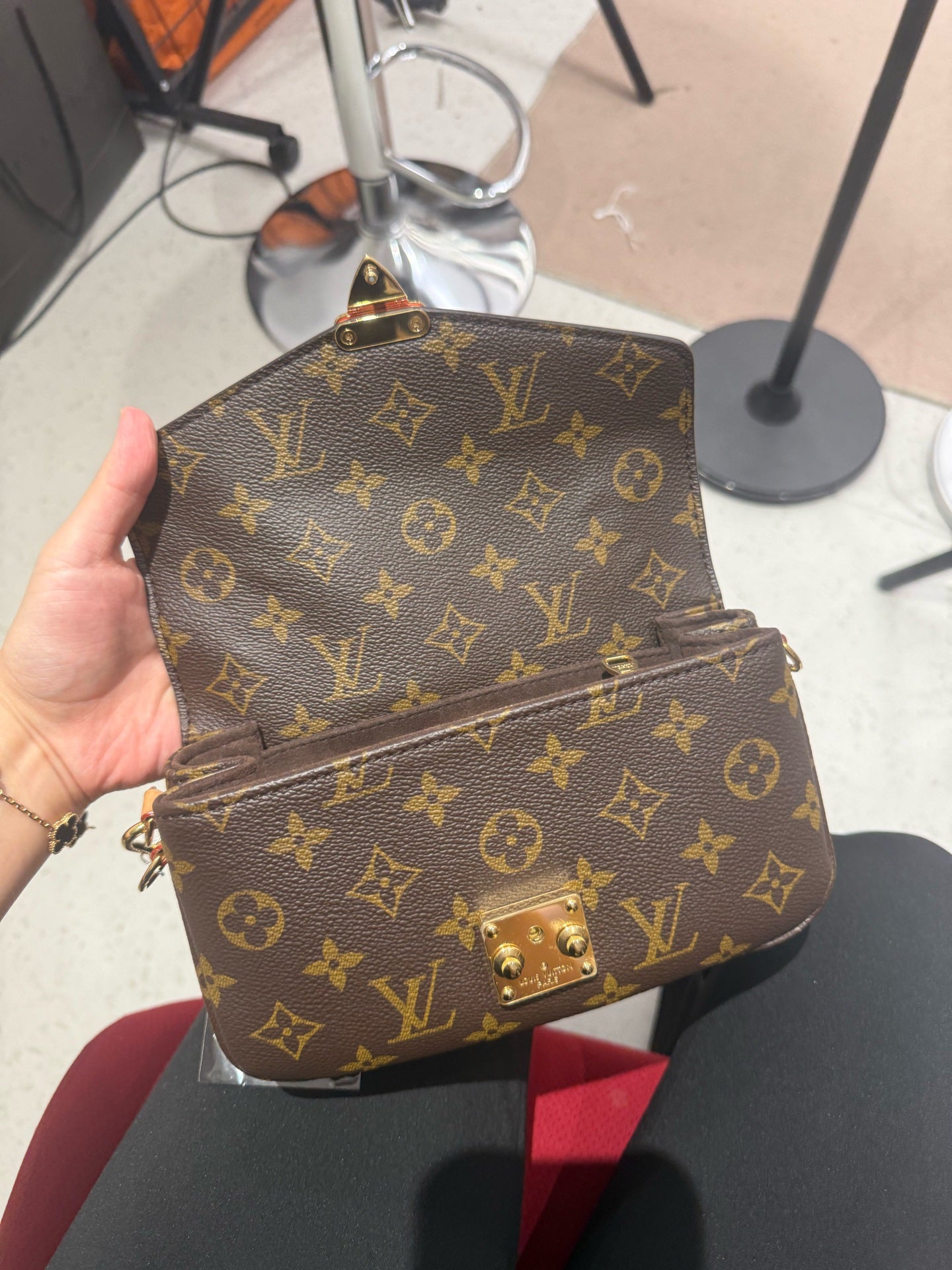Louis Vuitton - Pochette Métis - Leather - Brown - (mini)