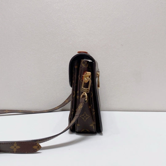 Louis Vuitton - Pochette Metis - Leather - Brown - (small)