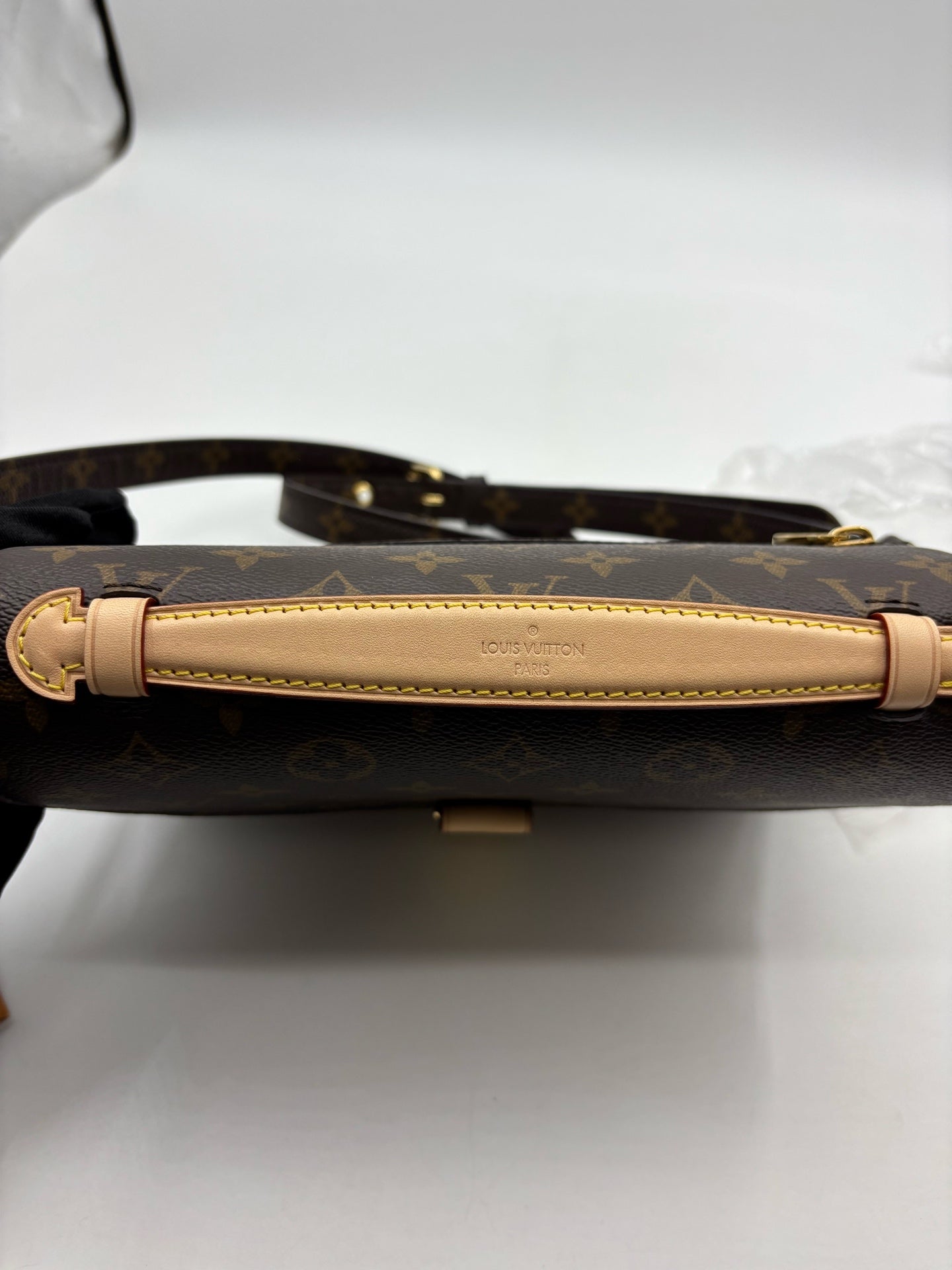 Louis Vuitton - Pochette Metis - Leather - Brown - (small)