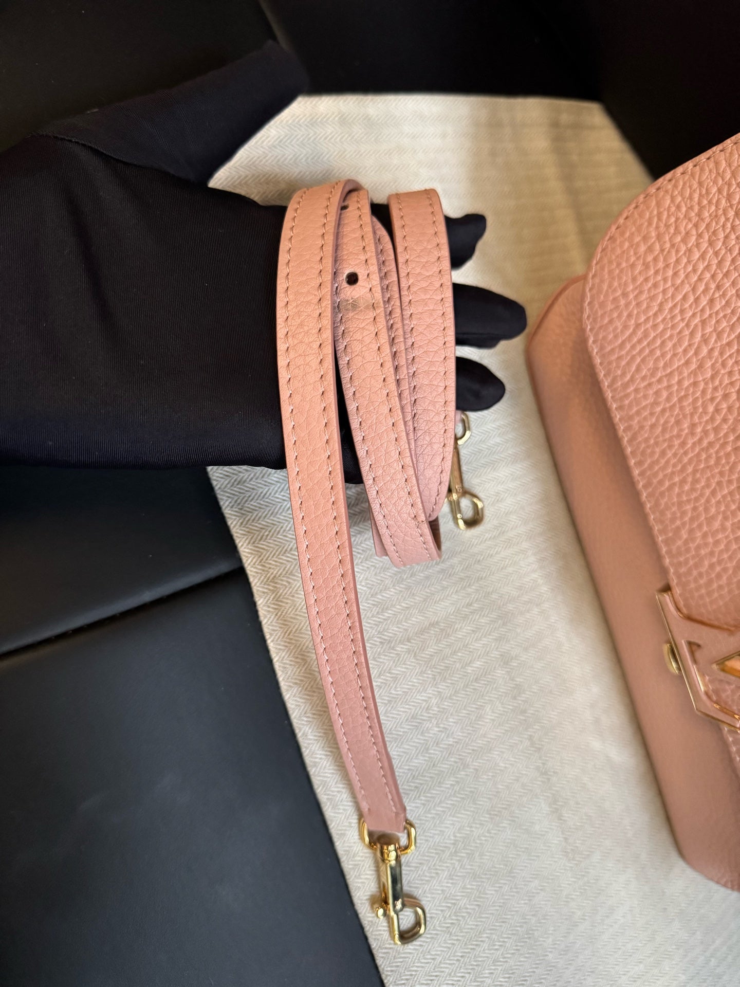 Louis Vuitton - Pochette Metis - Leather - Pink - (medium)