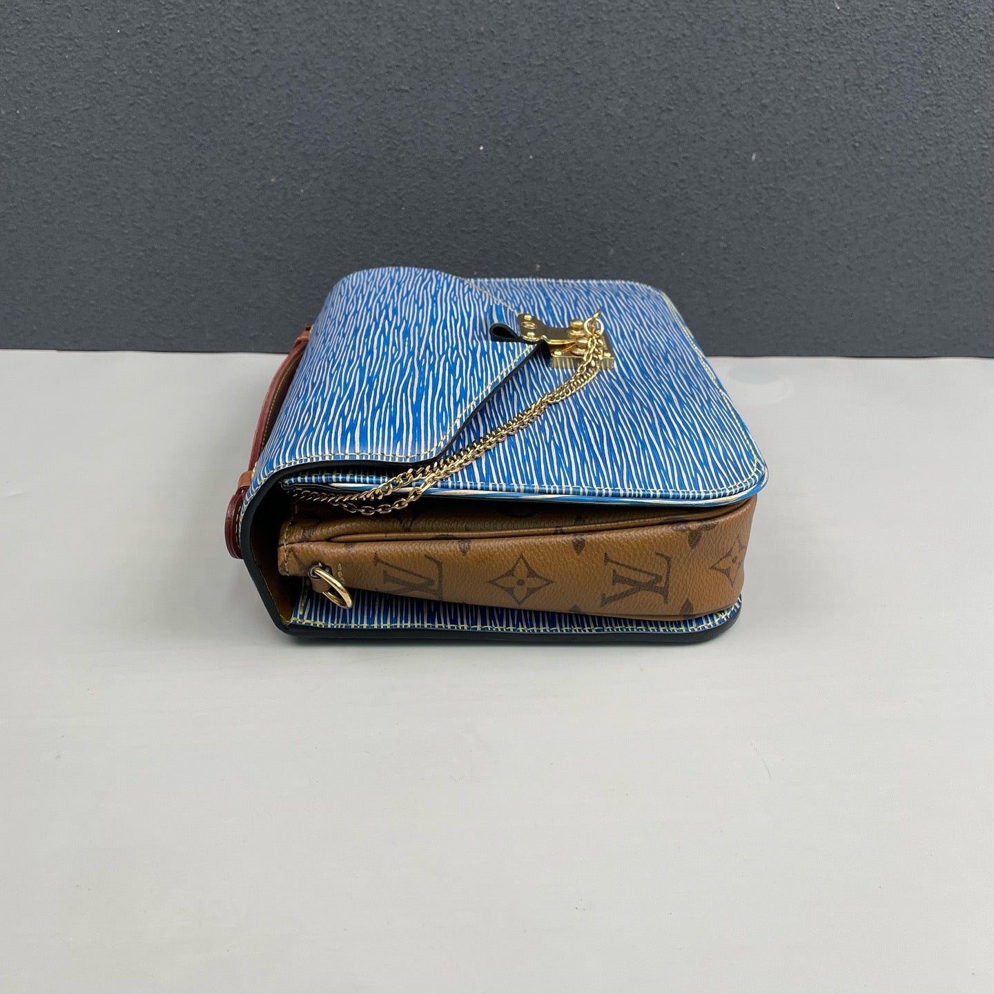 Louis Vuitton - Pochette Métis Messenger Bag - Epi leather and Monogram coated canvas with vachetta leather trim - Blue and Brown with Gold-Tone Hardware - (medium)