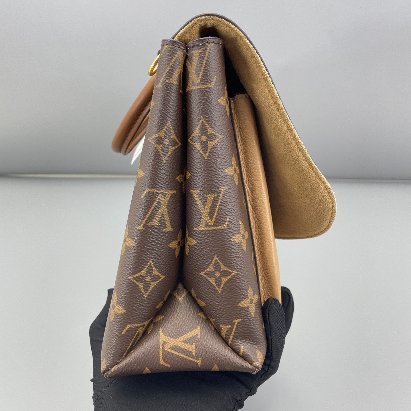 Louis Vuitton - Pochette Métis - Monogram coated canvas with grained leather and Vachetta leather trim - Brown Monogram with Camel leather accents - (Medium)