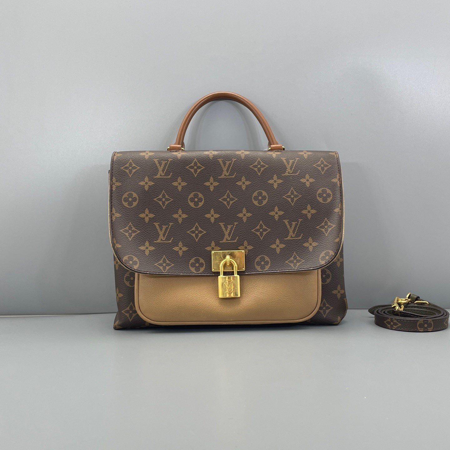 Louis Vuitton - Pochette Métis - Monogram coated canvas with grained leather and Vachetta leather trim - Brown Monogram with Camel leather accents - (Medium)