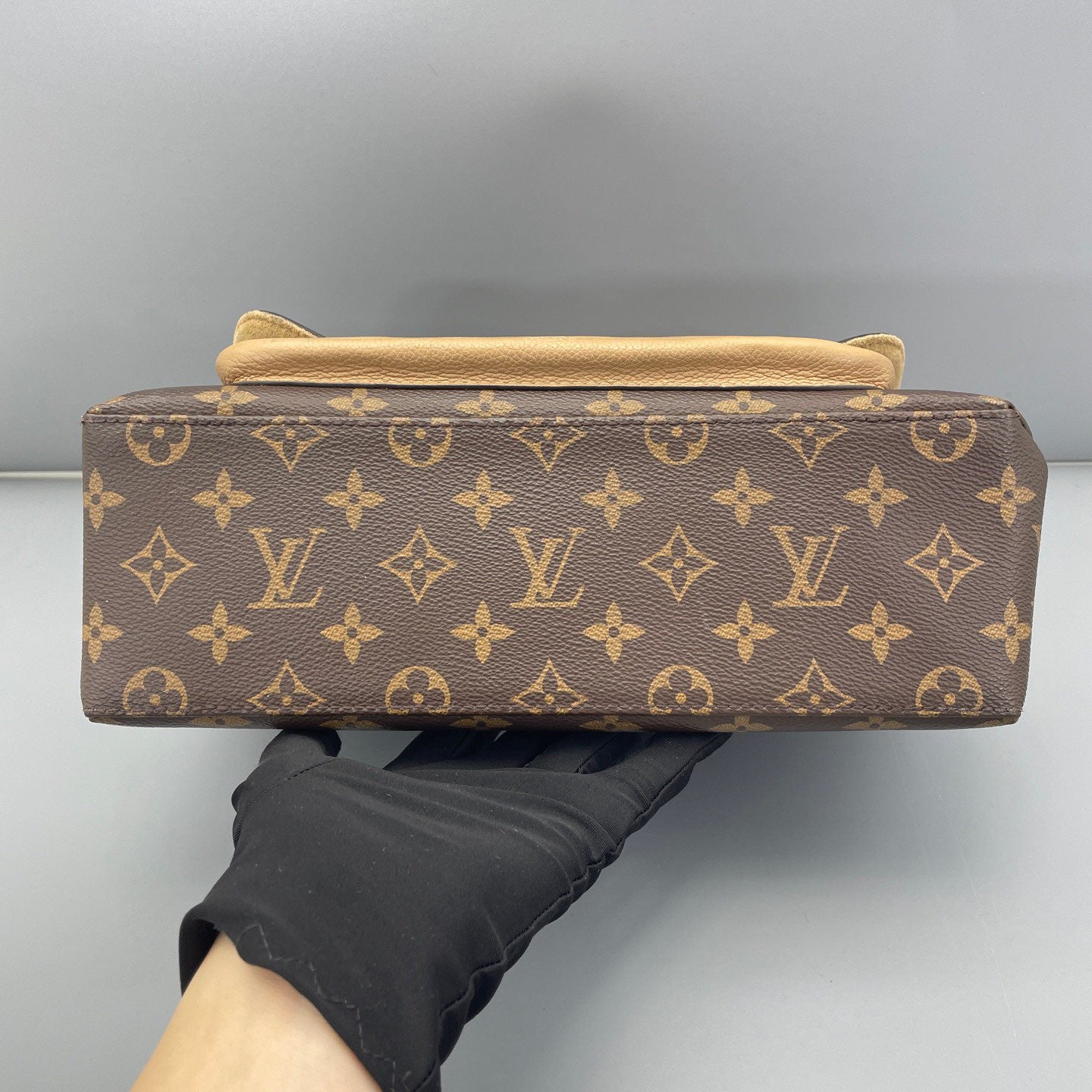 Louis Vuitton - Pochette Métis - Monogram coated canvas with grained leather and Vachetta leather trim - Brown Monogram with Camel leather accents - (Medium)