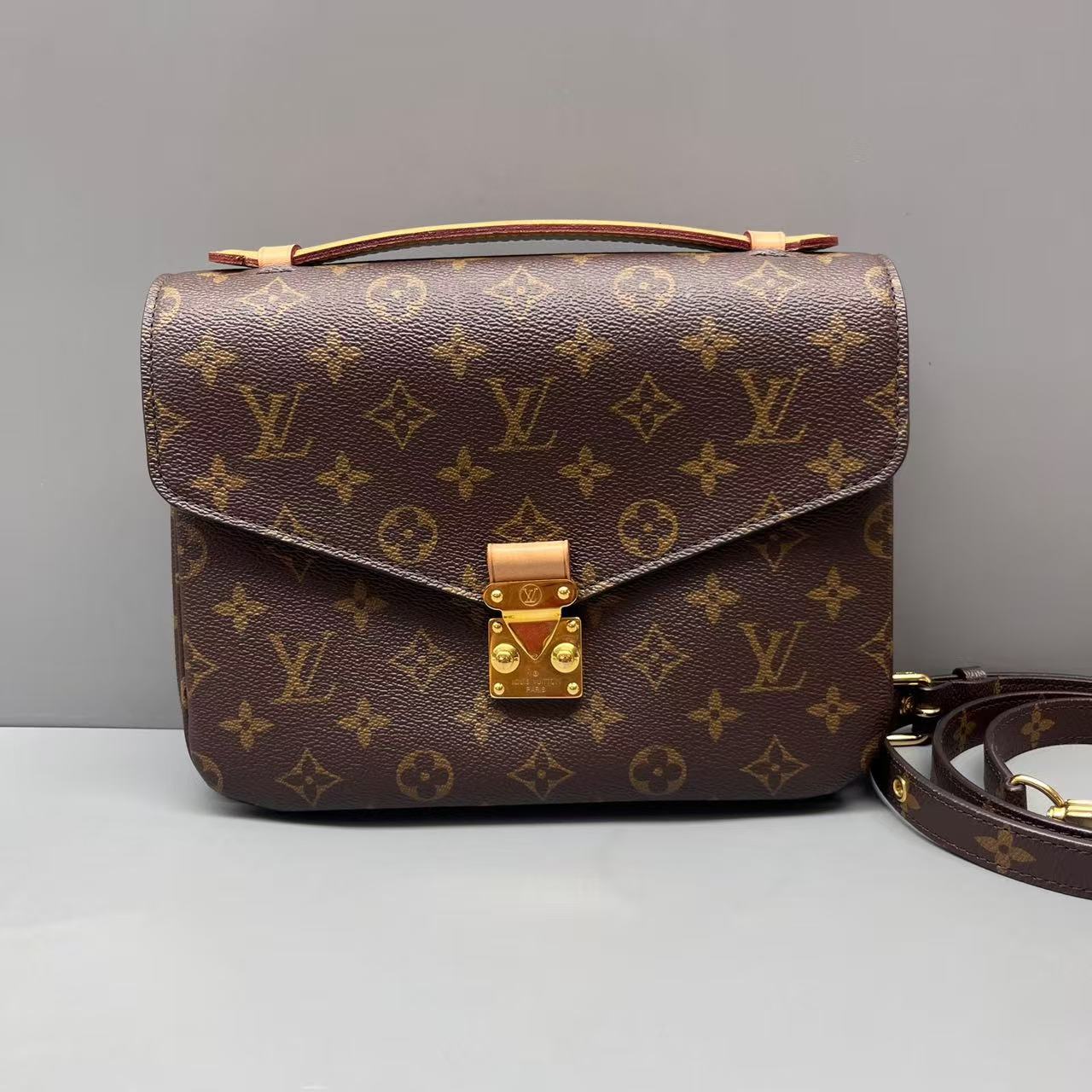 Louis Vuitton - Pochette Métis - Monogram coated canvas with natural cowhide leather trim - Brown - (Small)
