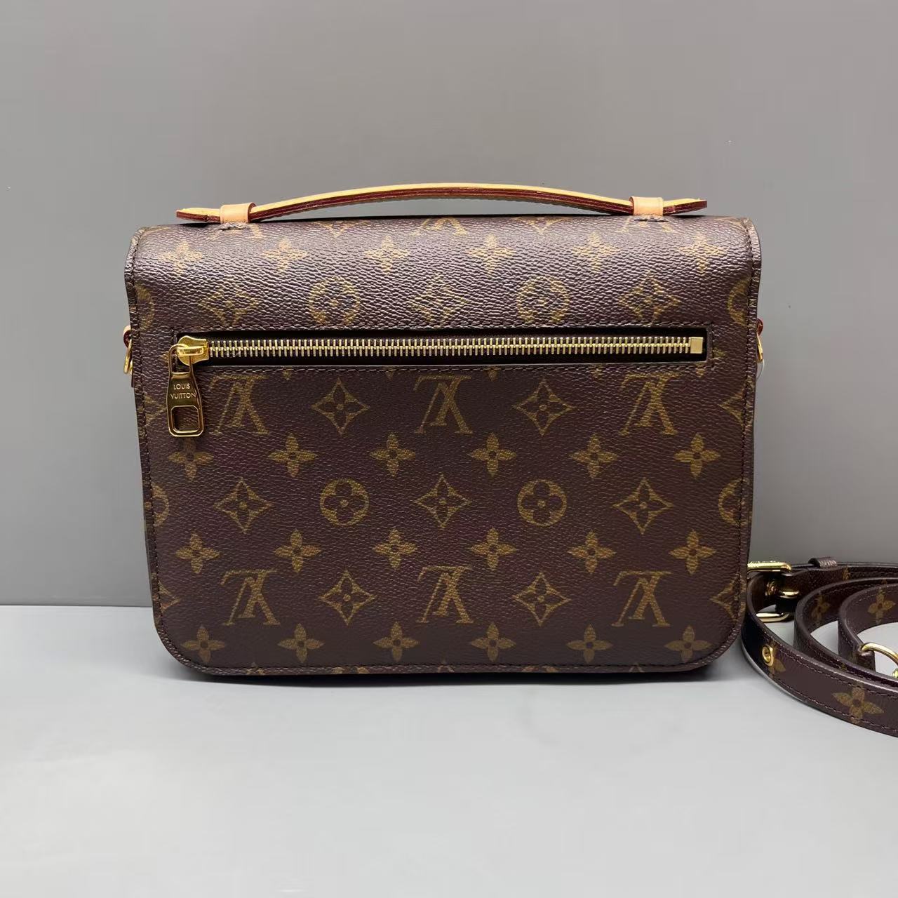 Louis Vuitton - Pochette Métis - Monogram coated canvas with natural cowhide leather trim - Brown - (Small)