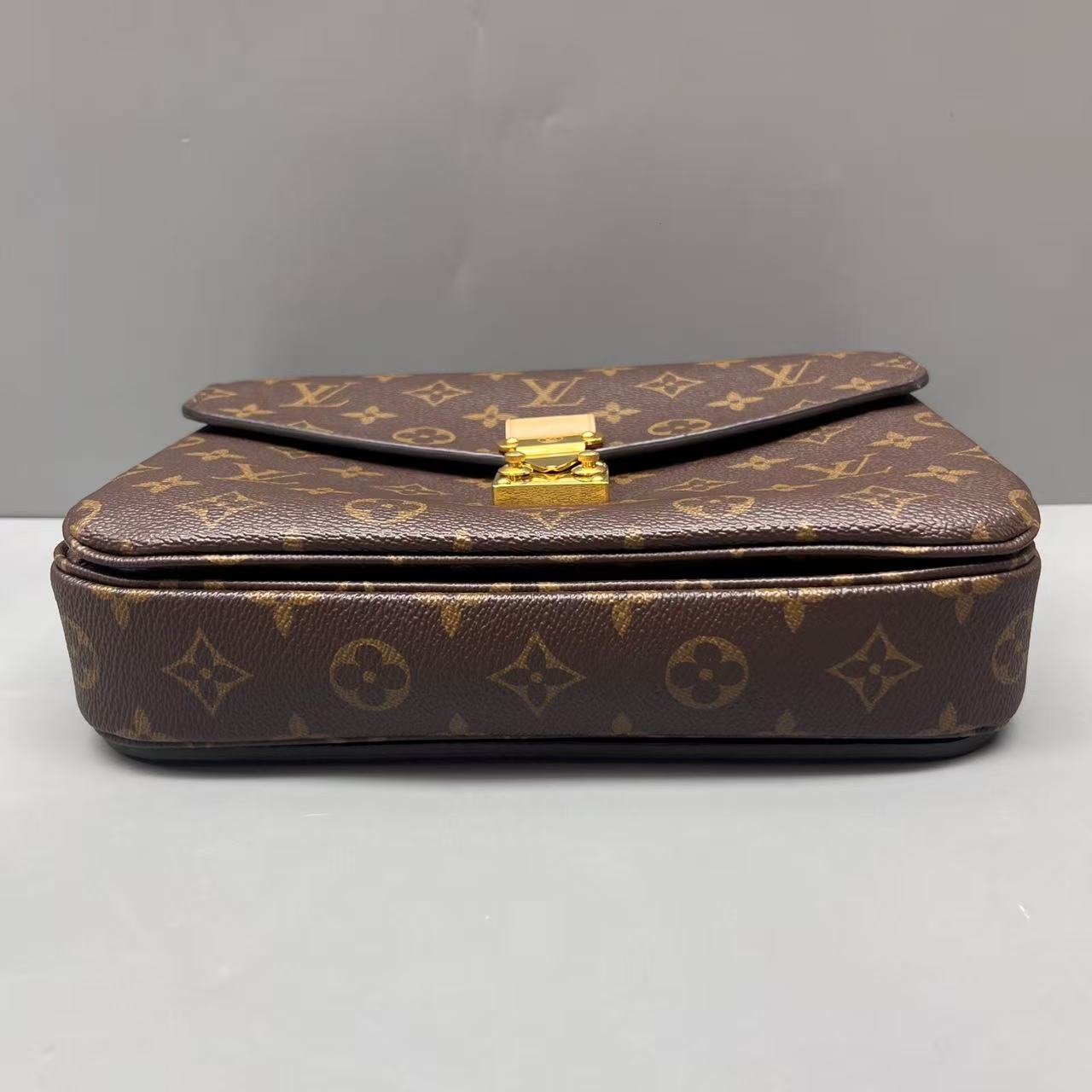Louis Vuitton - Pochette Métis - Monogram coated canvas with natural cowhide leather trim - Brown - (Small)
