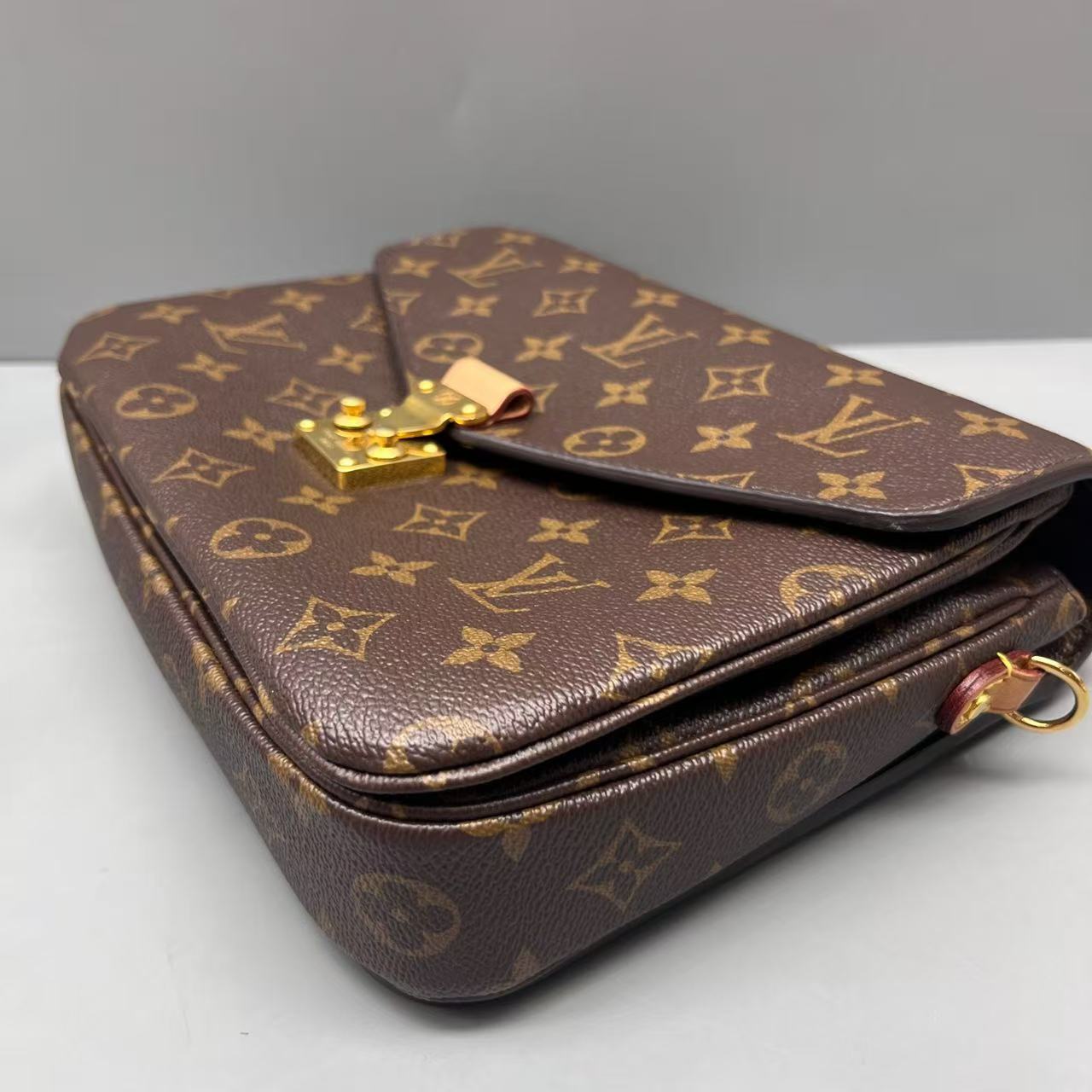 Louis Vuitton - Pochette Métis - Monogram coated canvas with natural cowhide leather trim - Brown - (Small)