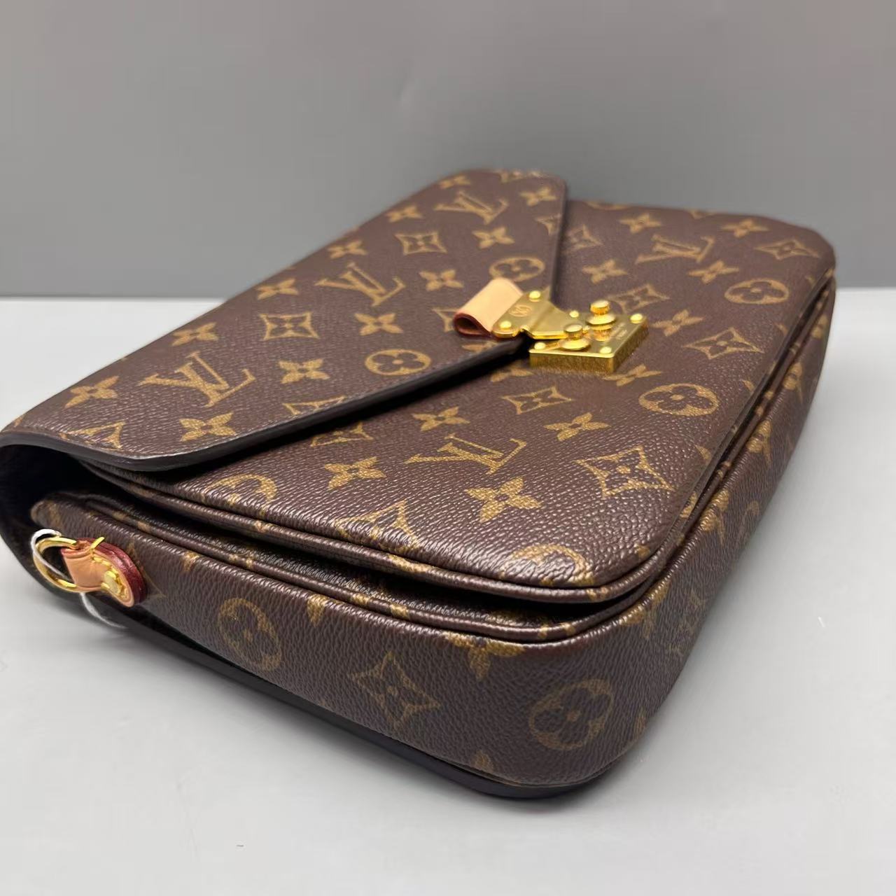 Louis Vuitton - Pochette Métis - Monogram coated canvas with natural cowhide leather trim - Brown - (Small)