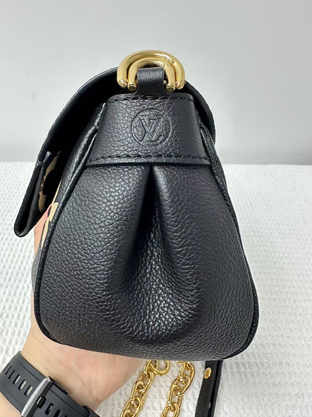 Louis Vuitton - Pochette Metis - Monogram Empreinte Leather - Black - (medium)