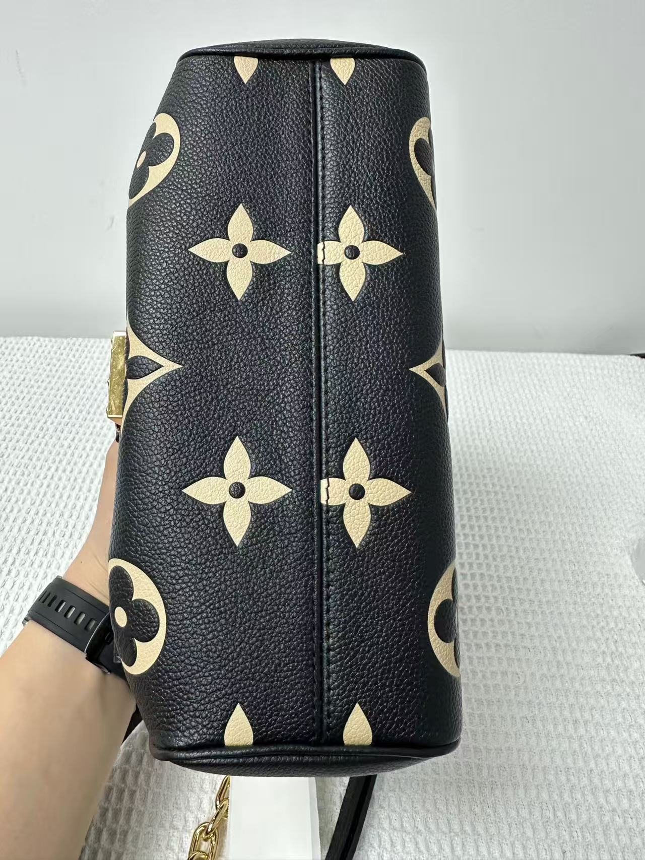 Louis Vuitton - Pochette Metis - Monogram Empreinte Leather - Black - (medium)