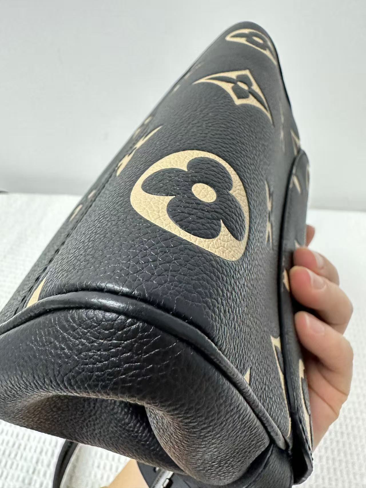 Louis Vuitton - Pochette Metis - Monogram Empreinte Leather - Black - (medium)