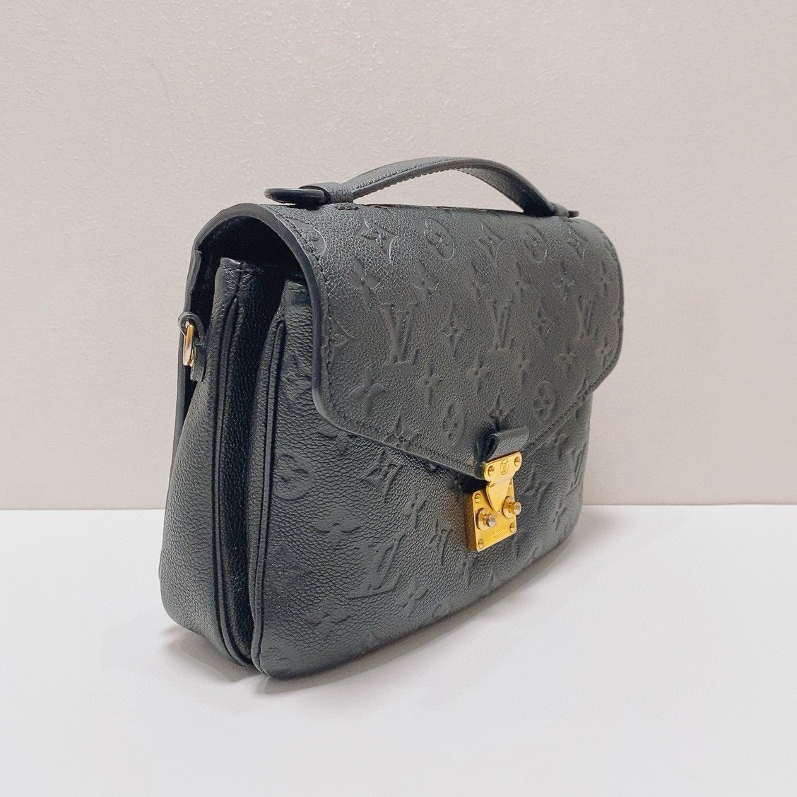 Louis Vuitton - Pochette Metis - Monogram Empreinte leather - Black - (Small)