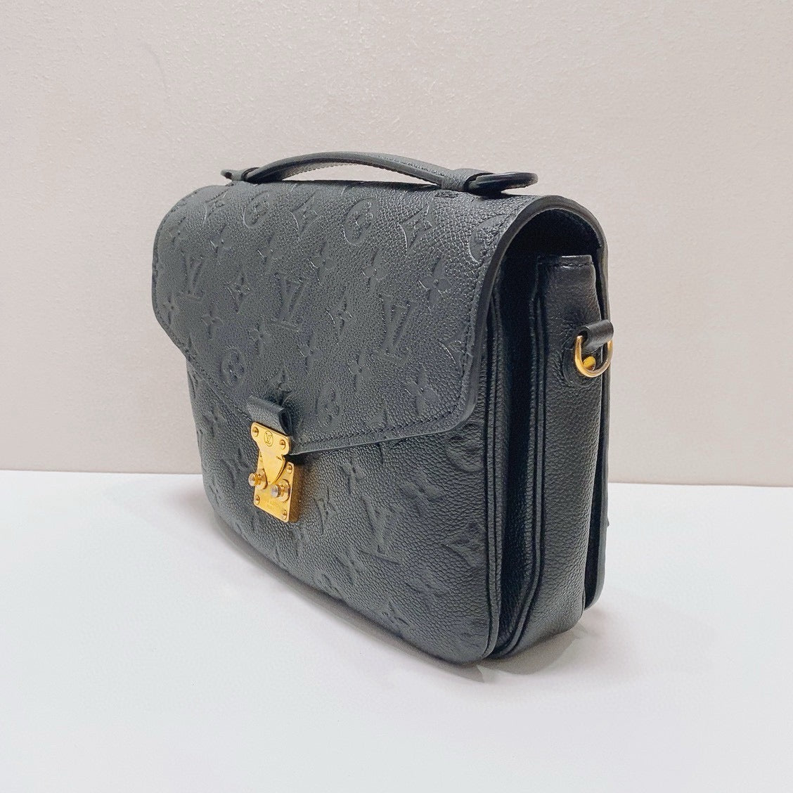 Louis Vuitton - Pochette Metis - Monogram Empreinte leather - Black - (Small)