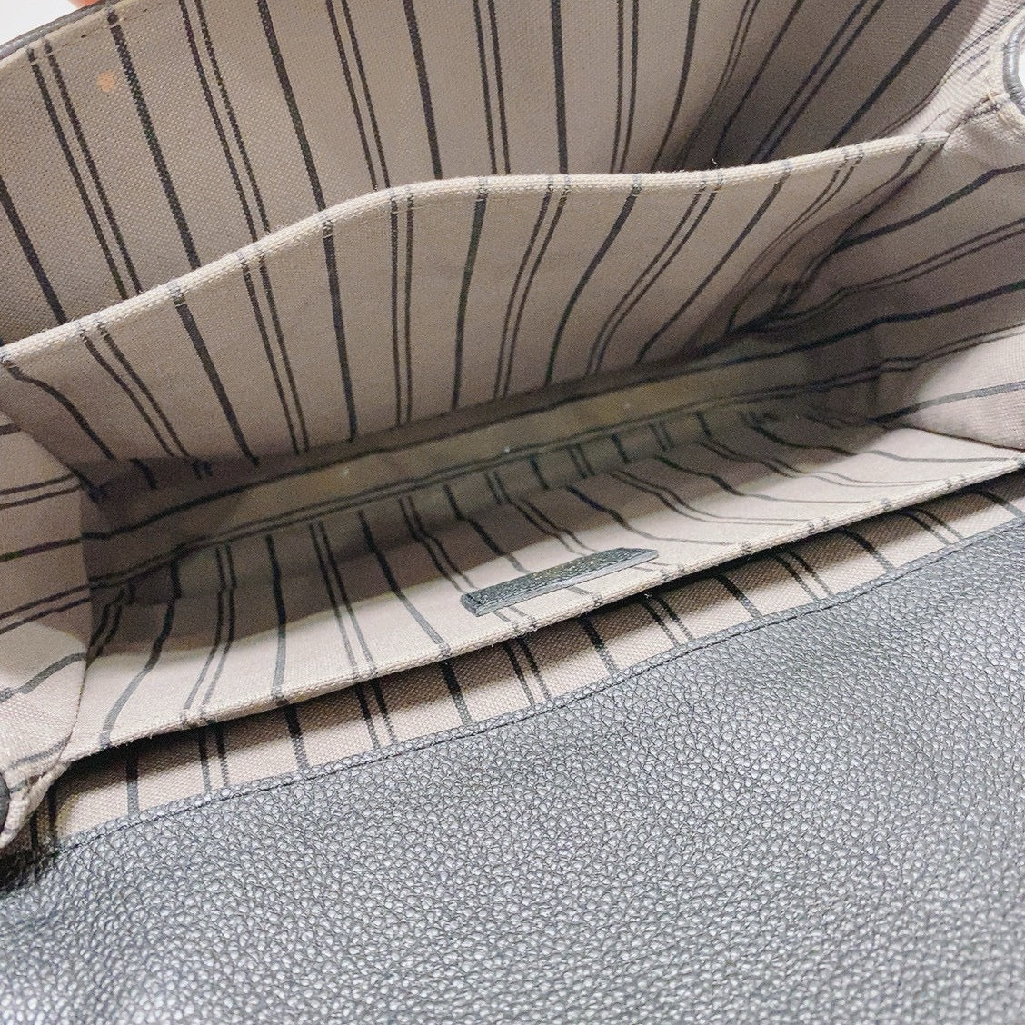 Louis Vuitton - Pochette Metis - Monogram Empreinte leather - Black - (Small)
